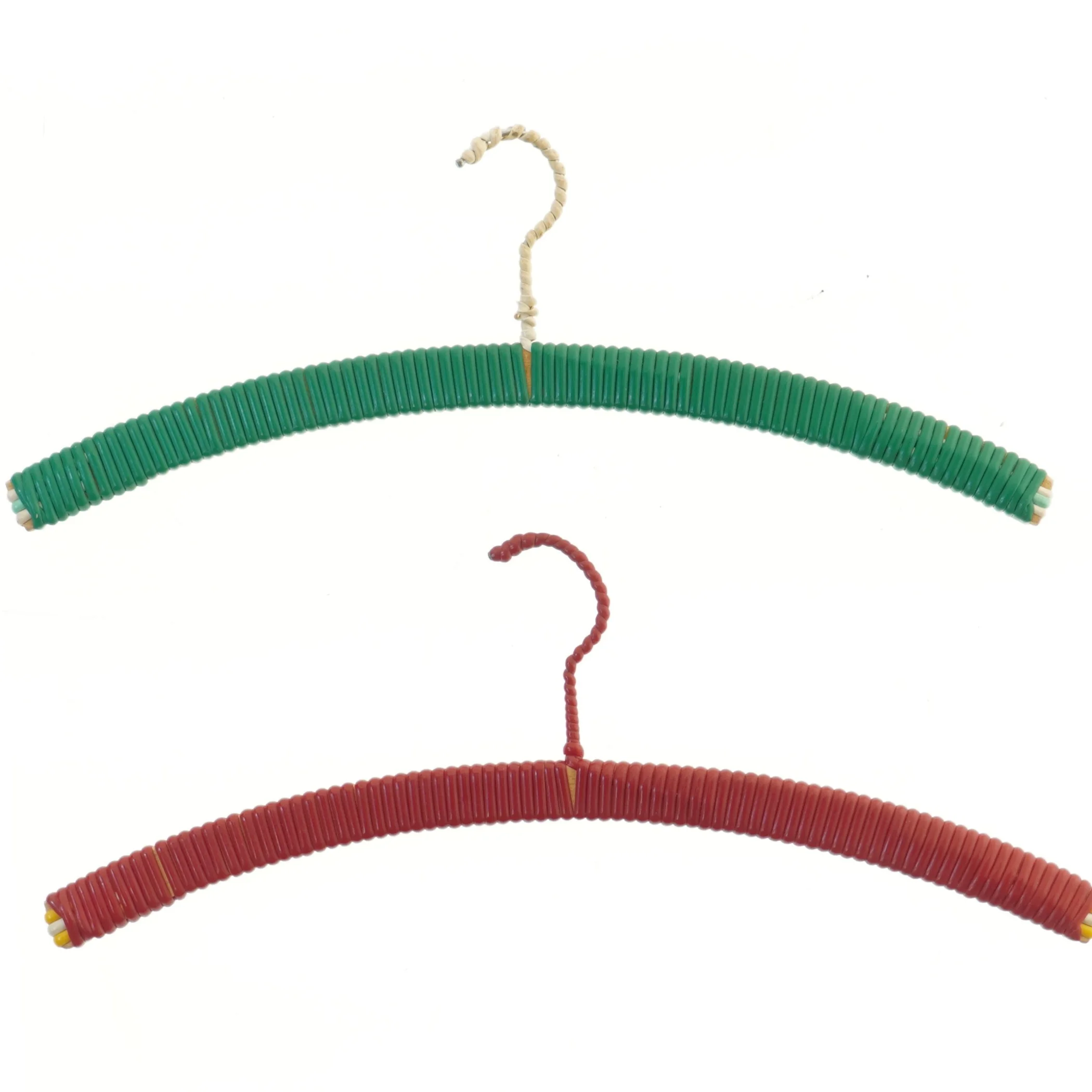 2 stk gamle bøjler med fletmønster (str. 2 stk 43 cm)