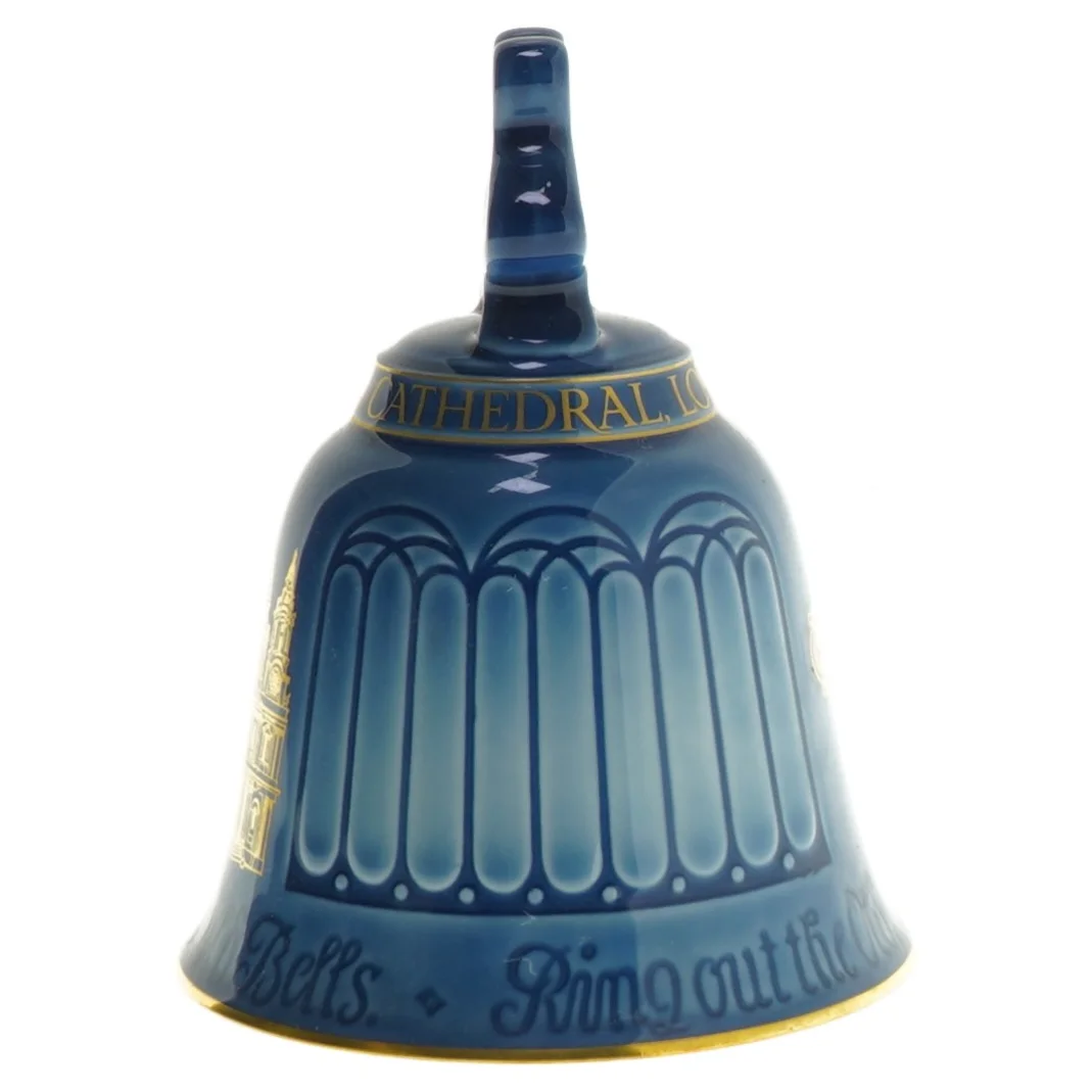 Porcelæns juleklokke fra Bing Og Grøndal (str. 13 cm)