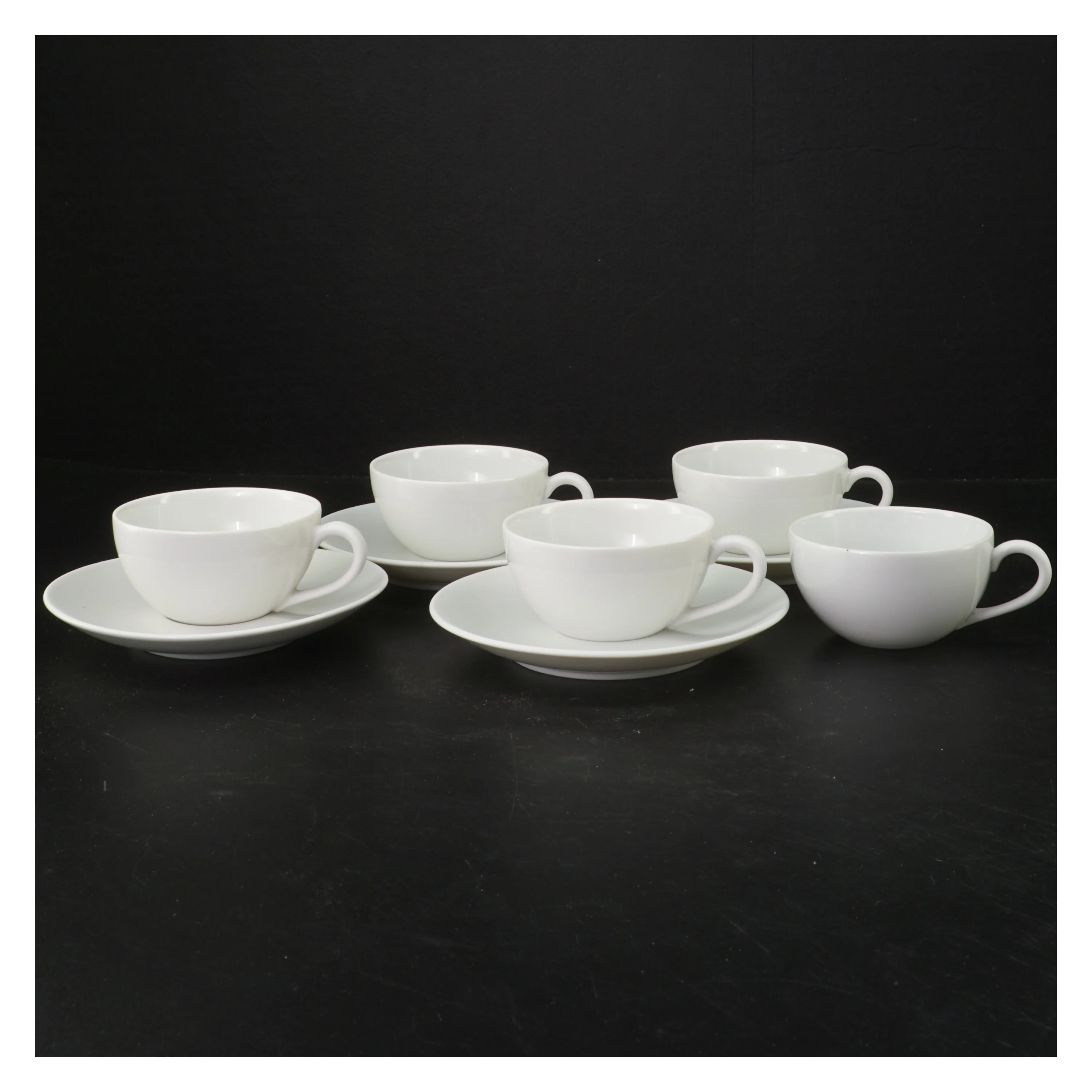 5 stk Porcelænskopper fra Eva Trio med underkopper fra Evatrio (str. Ø 14 og Ø8,5 cm)