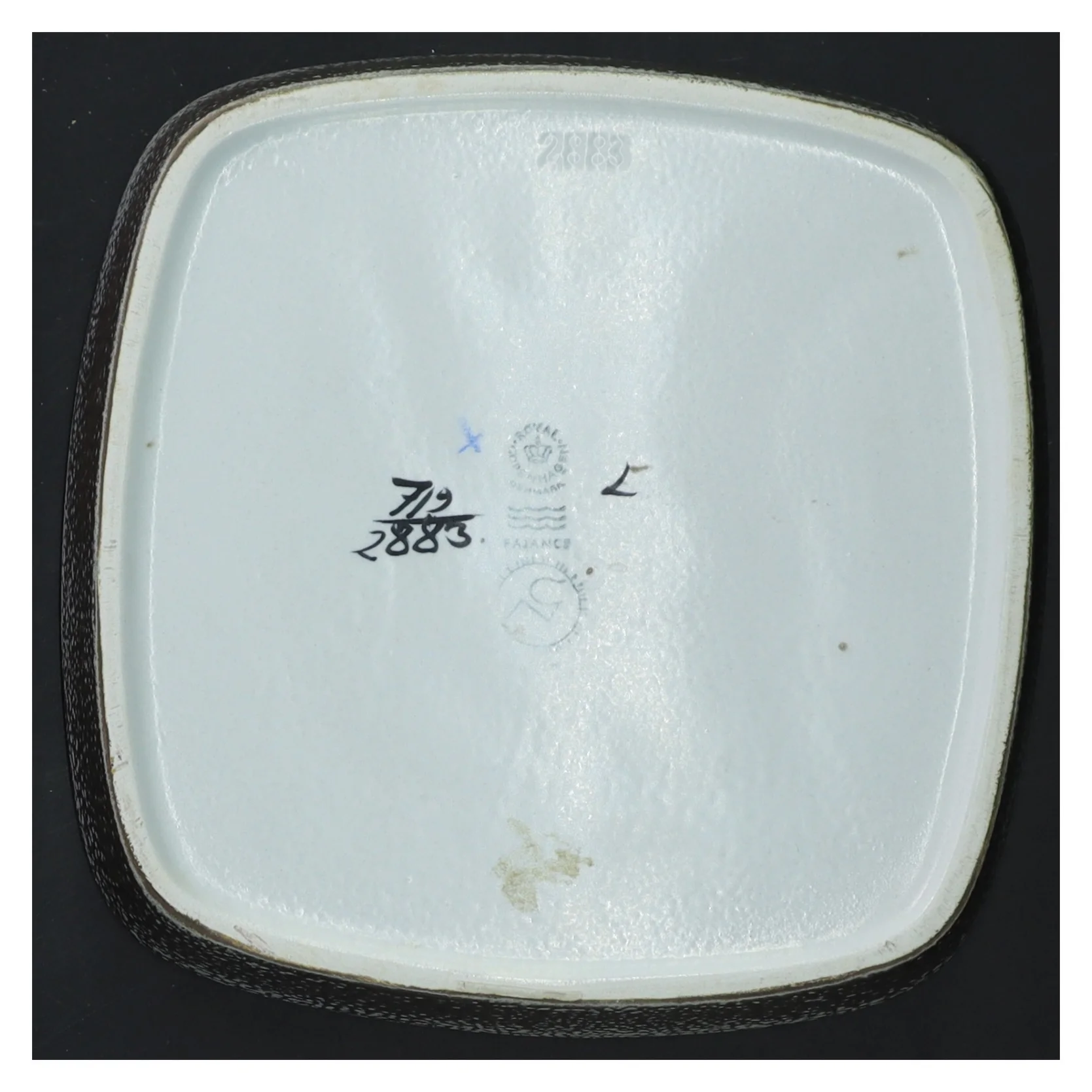 Keramisk fad fra royal copenhagen med mønster fra Royal Copenhagen (str. 16x16x3 cm)