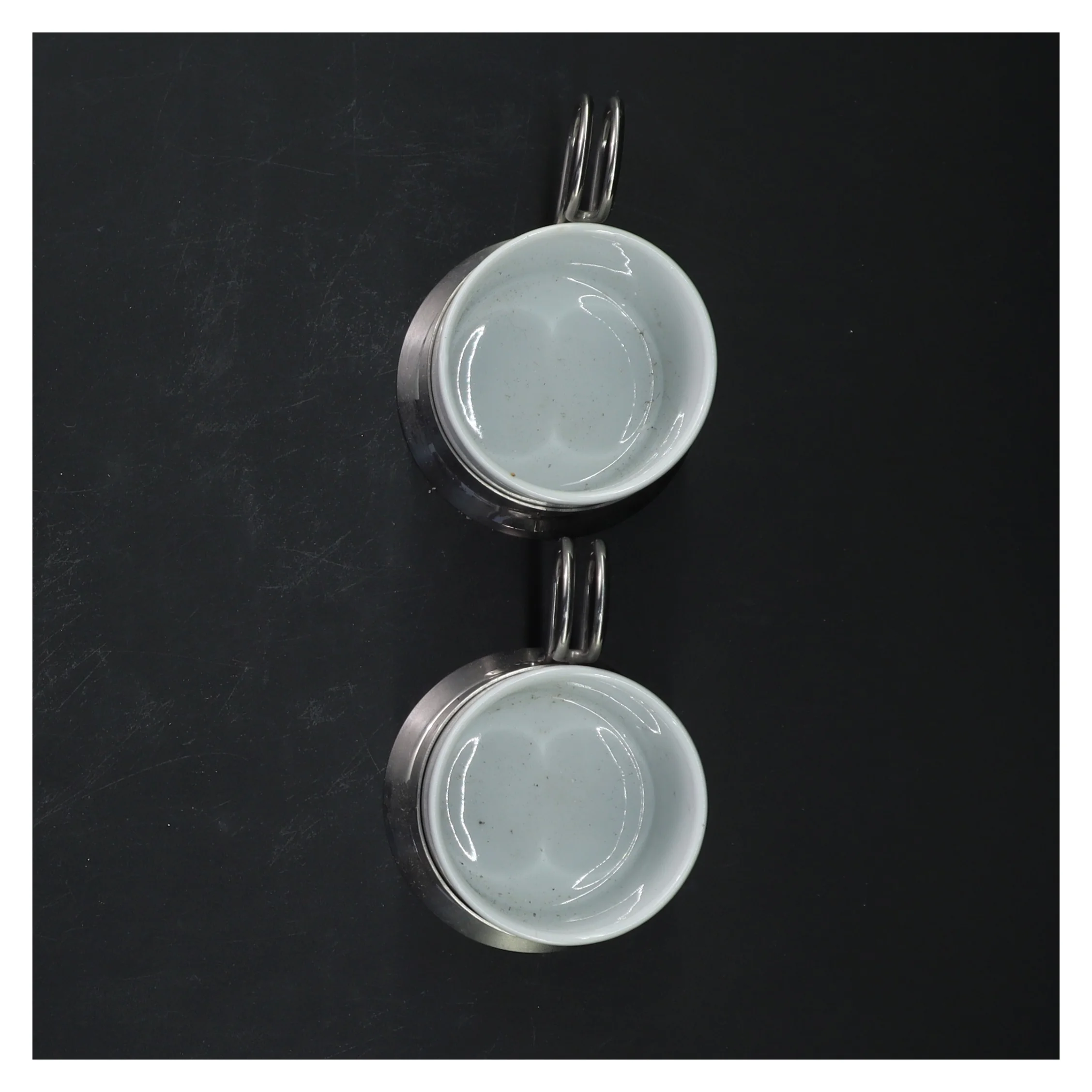 Sæt af porcelænskrus fra Menumed metalhåndtag (str. 6 cm)