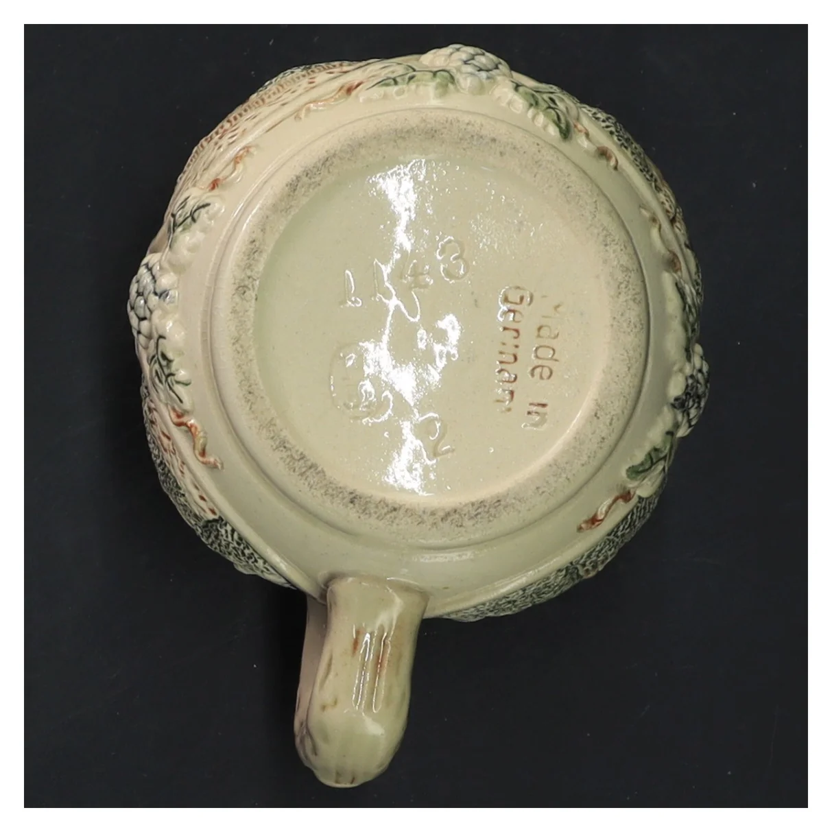 Keramikkrus med dekoration (str. 10x9 cm)