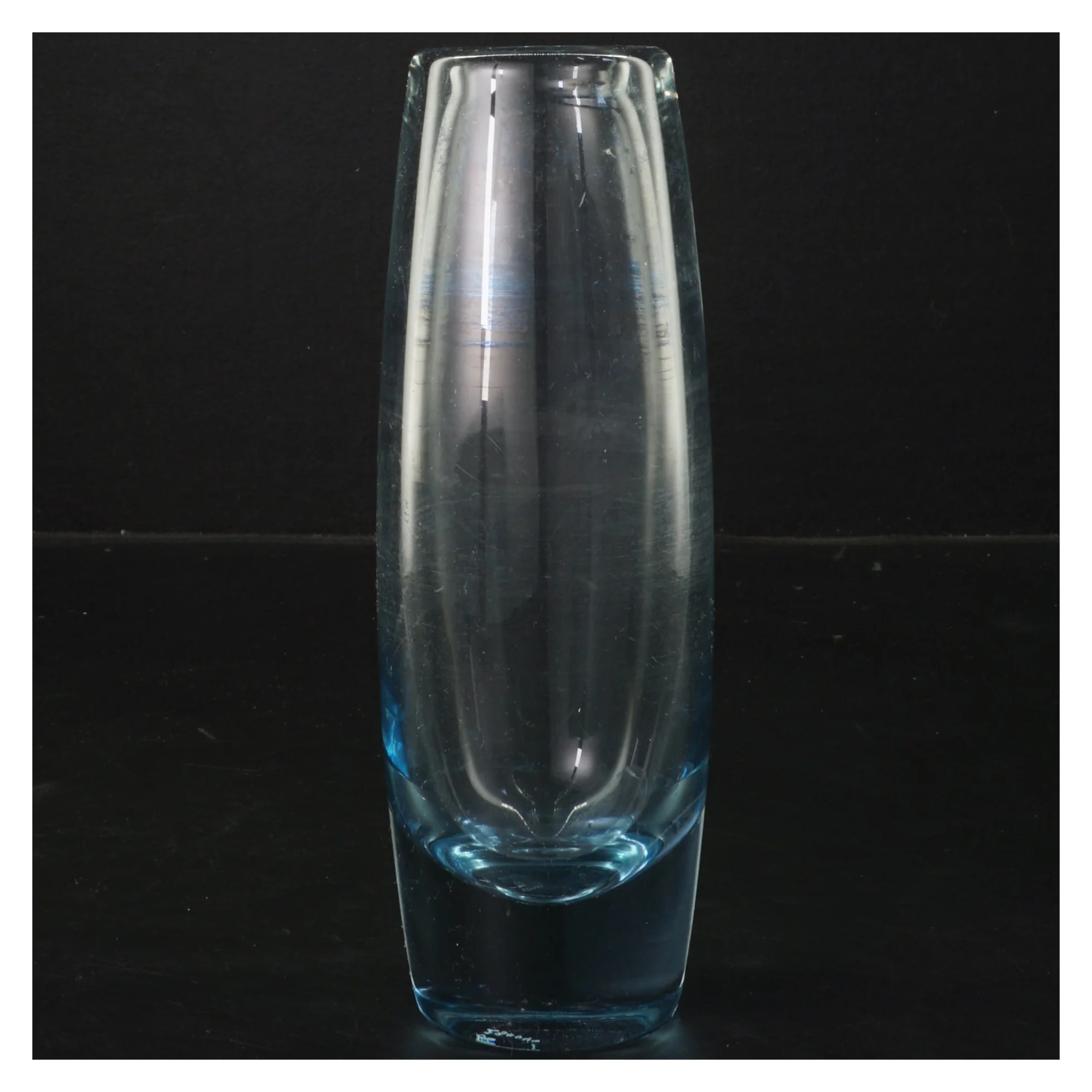 Glasvase (str. 19 cm) fra holmegaard 