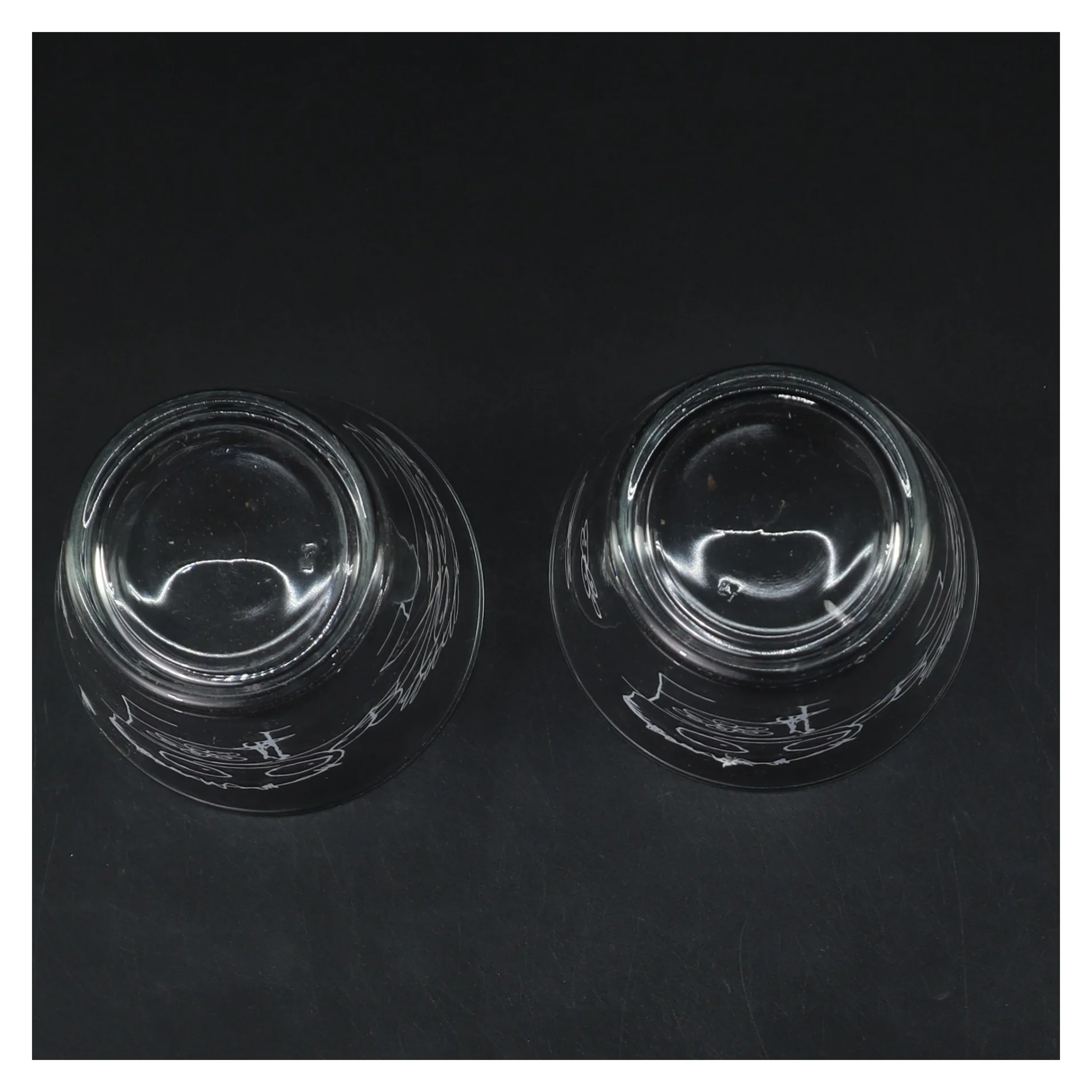 To glas med tegning (str. 2 stk Ø 8,5 cm højde 9 cm)