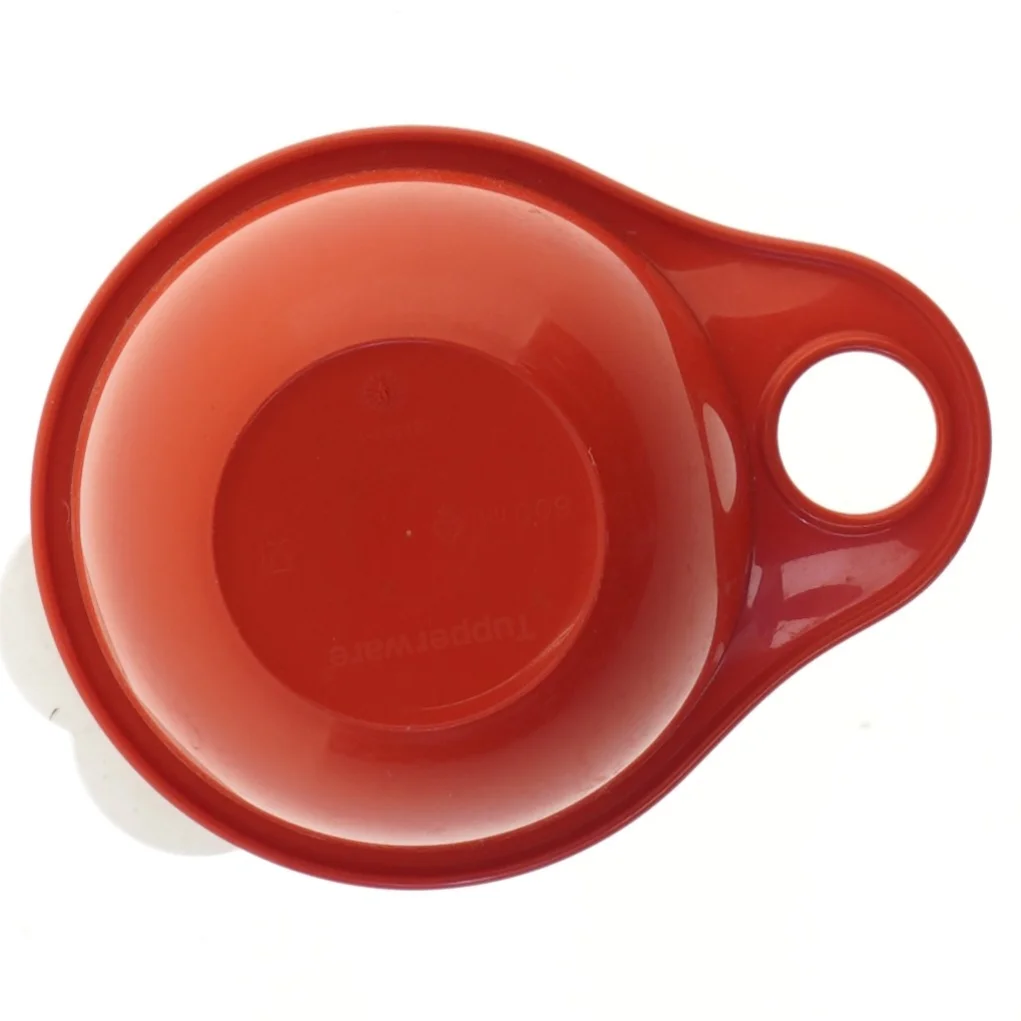 Tupperware skål med låg fra Tupperware (str. Ø 15 cm)