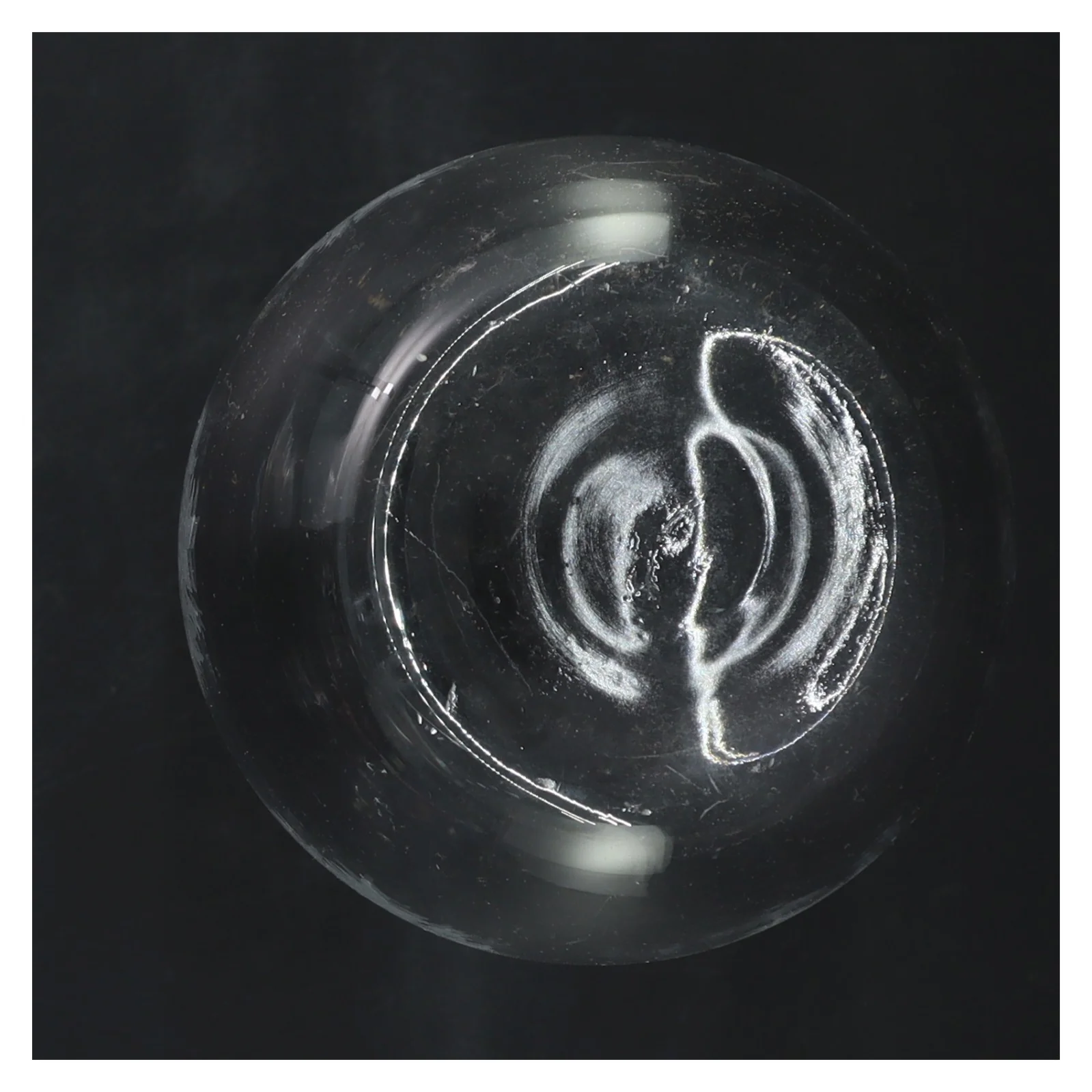 Glasvase med  blomstermotiv (str. 23 cm)