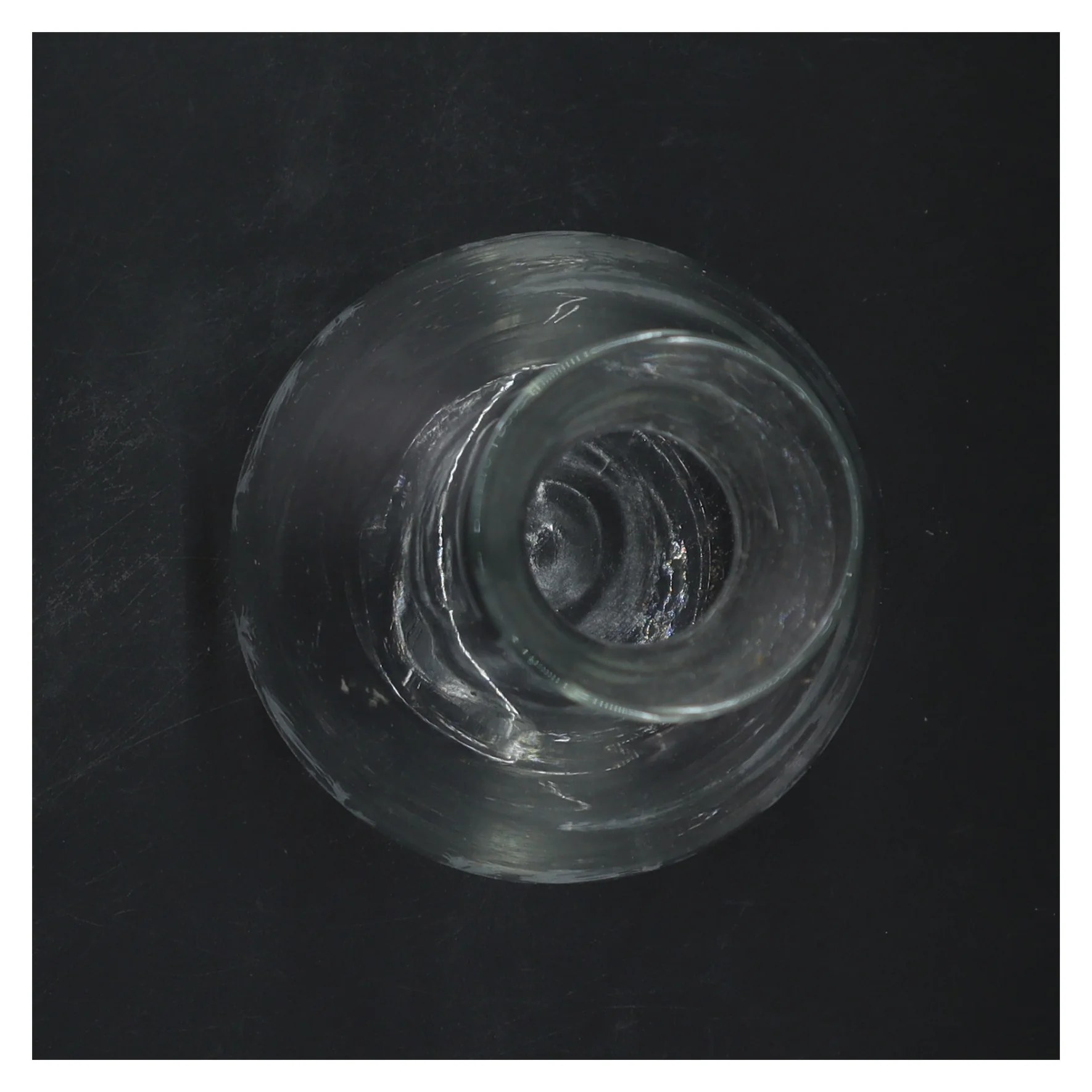 Glasvase med  blomstermotiv (str. 23 cm)