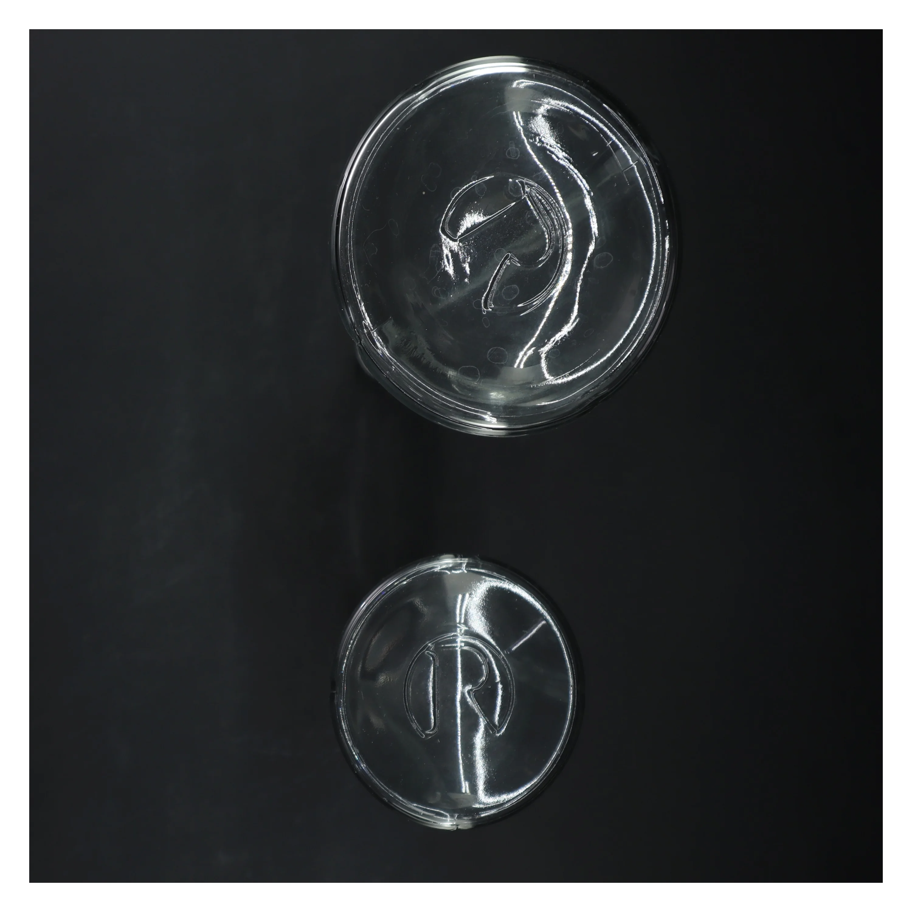 To karafler med metaltop fra Rosendahl (str. 33 og 25 cm)