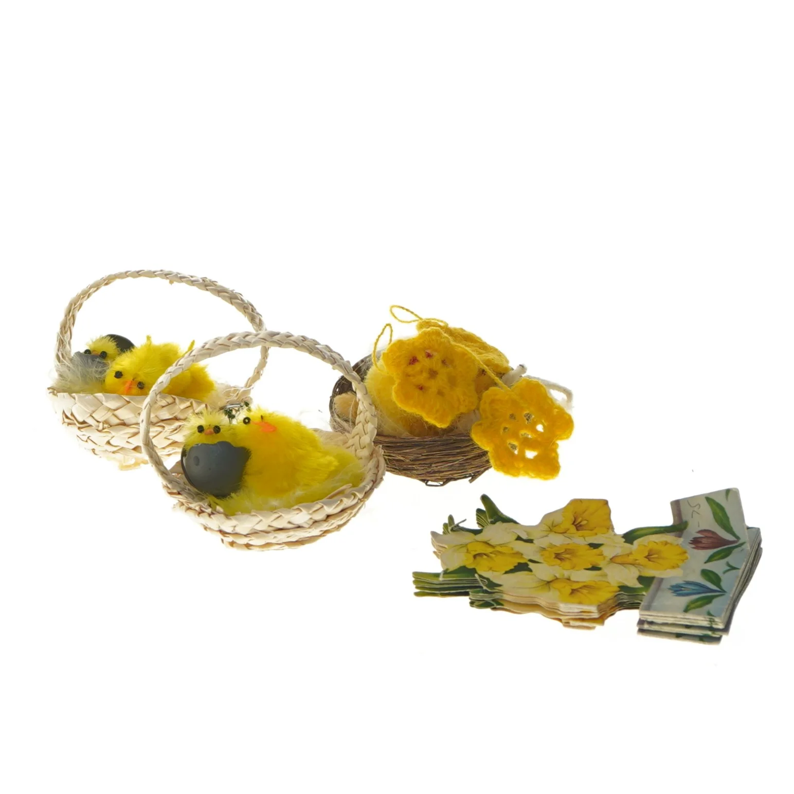 Dekorationssæt med kurve og påskekyllinger (str. 6 cm)