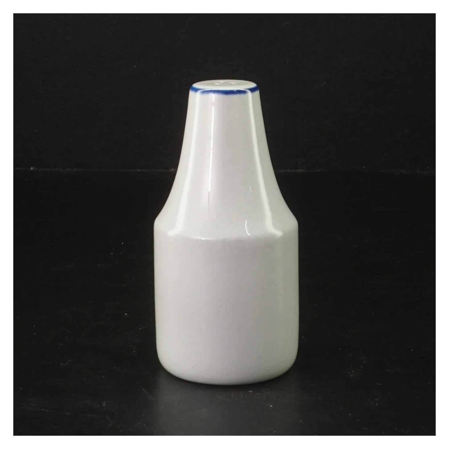 Peber bøsse fra Knabstrup (str.  11 cm)