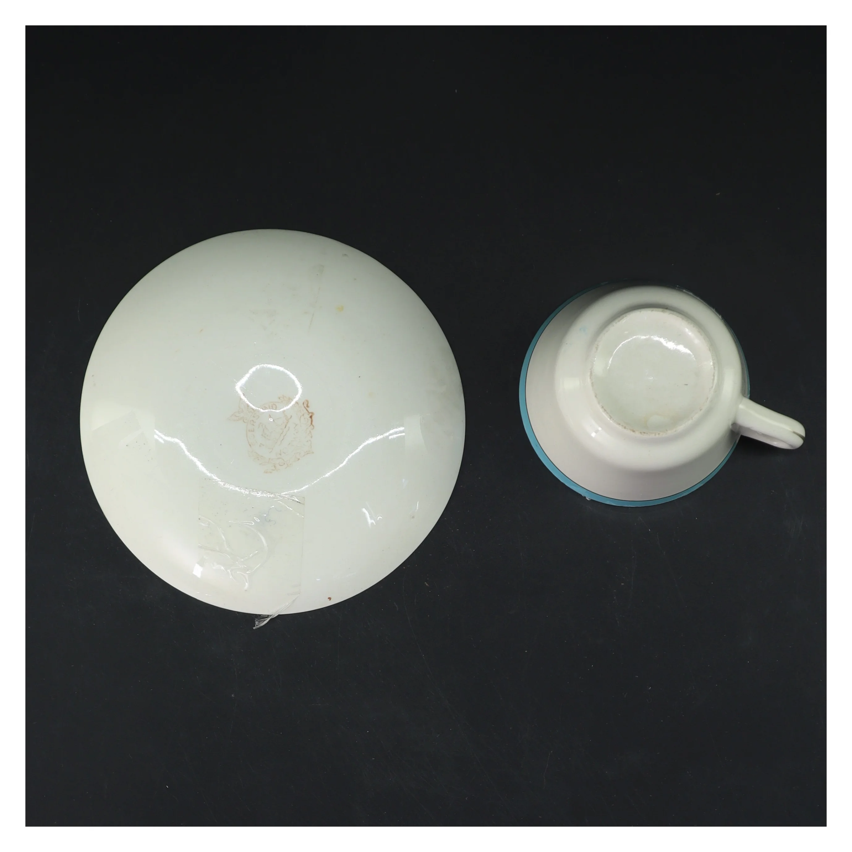 Te- og kaffekop med underkop (str. Ø 8,5 & 14 cm)