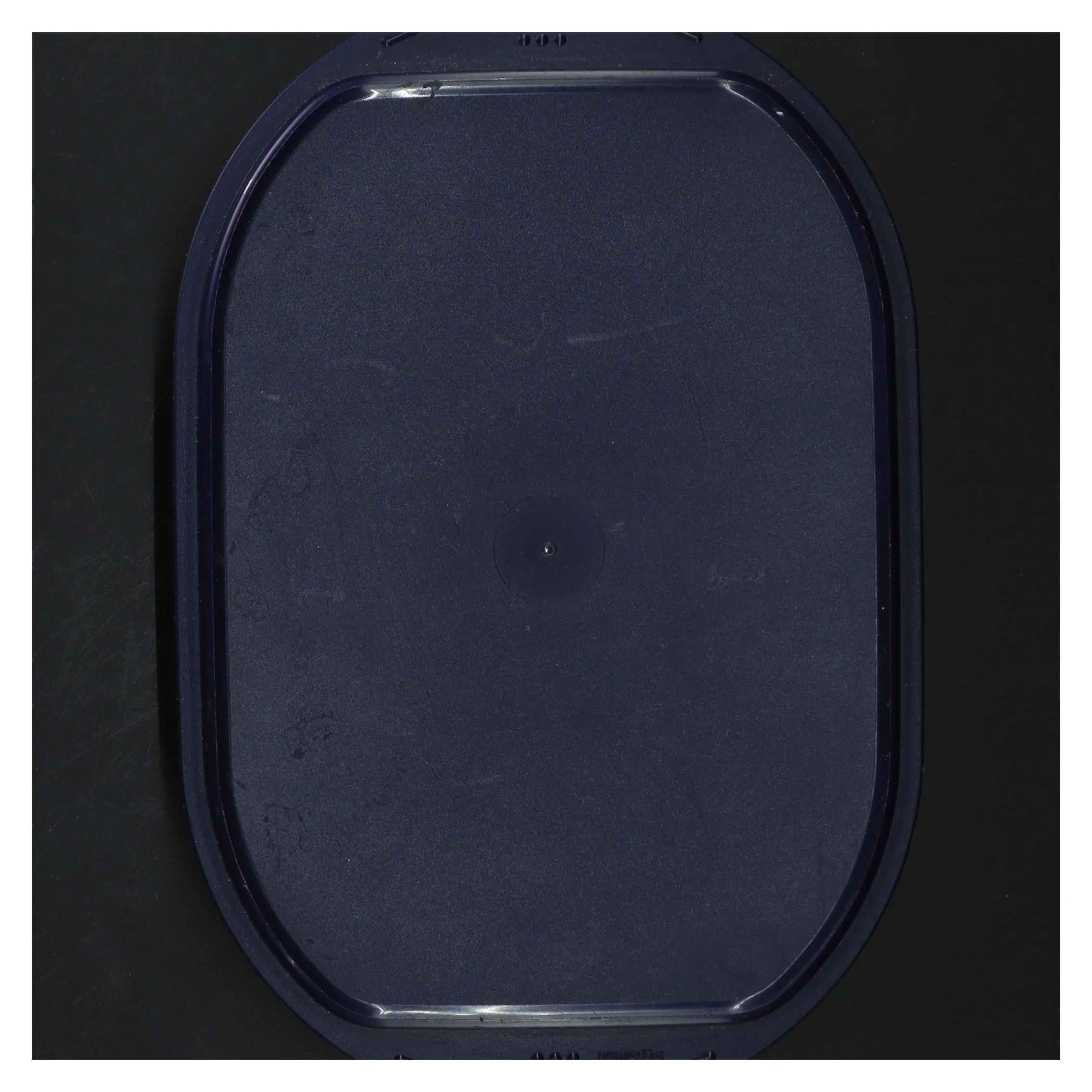 Plastik opbevaringsboks fra Tupperware med låg (str. 26x17x5 cm)