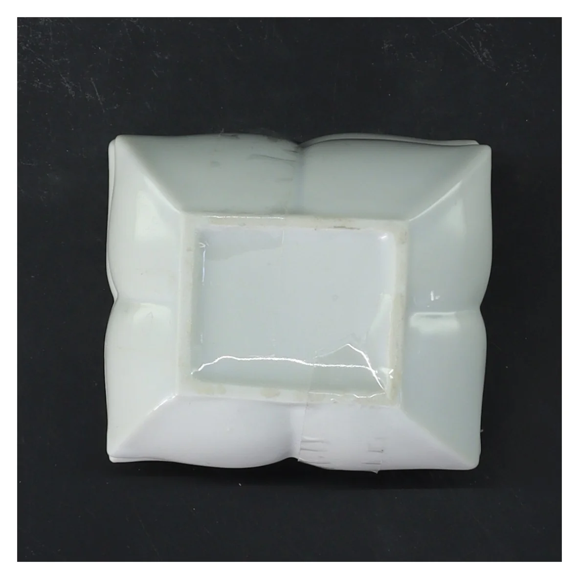 Sæt med fire nye små porcelænsskåle (str. 4 stk 7,5x8,5 cm)fra.eks til sushi 