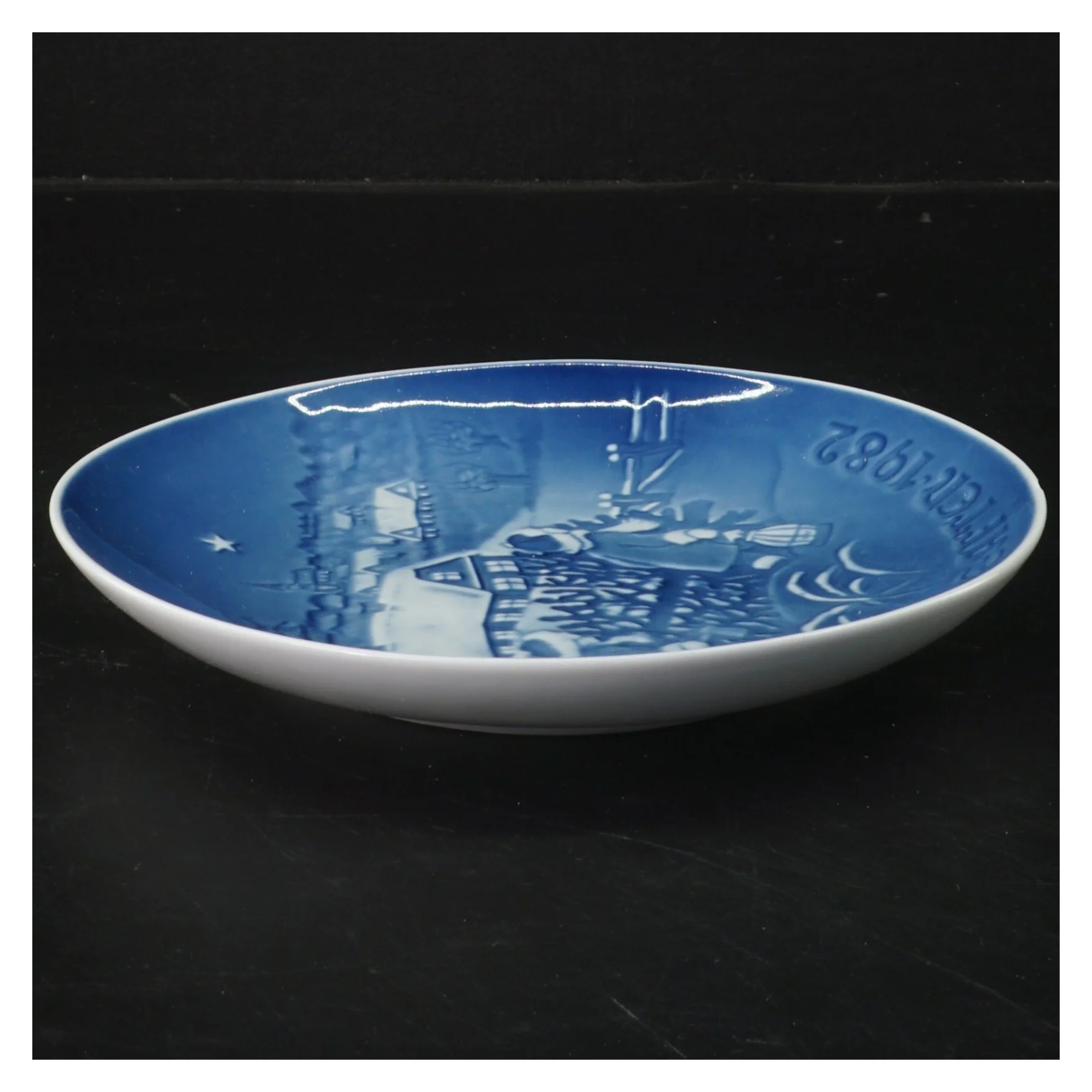 Juleplatte 1982 fra Bing Og Grøndal (str. Ø 18,5 cm)