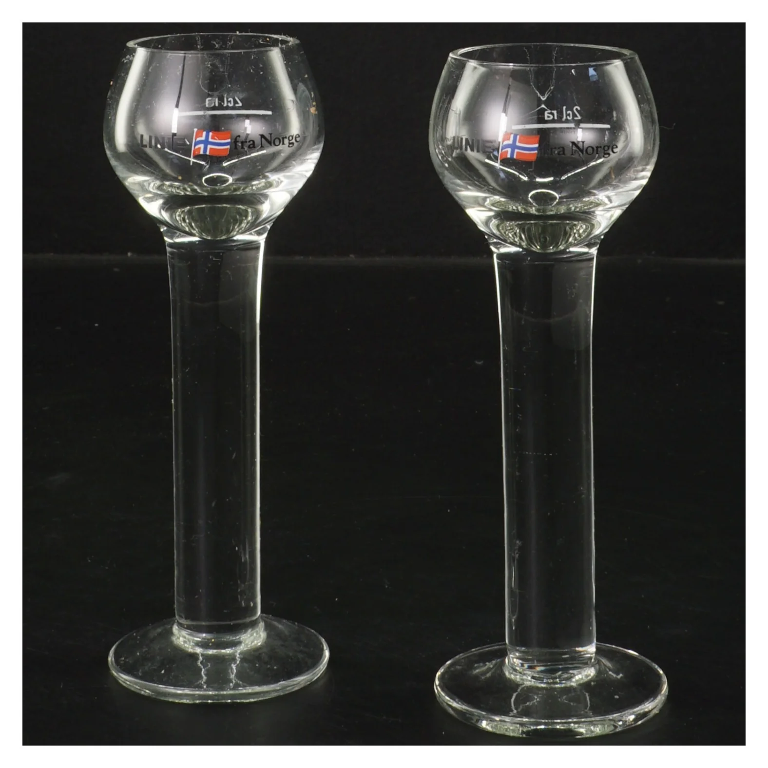 2 stk glas 'Linie fra Norge' (str. 2 stk Ø 4 cm længde 14,5 cm)