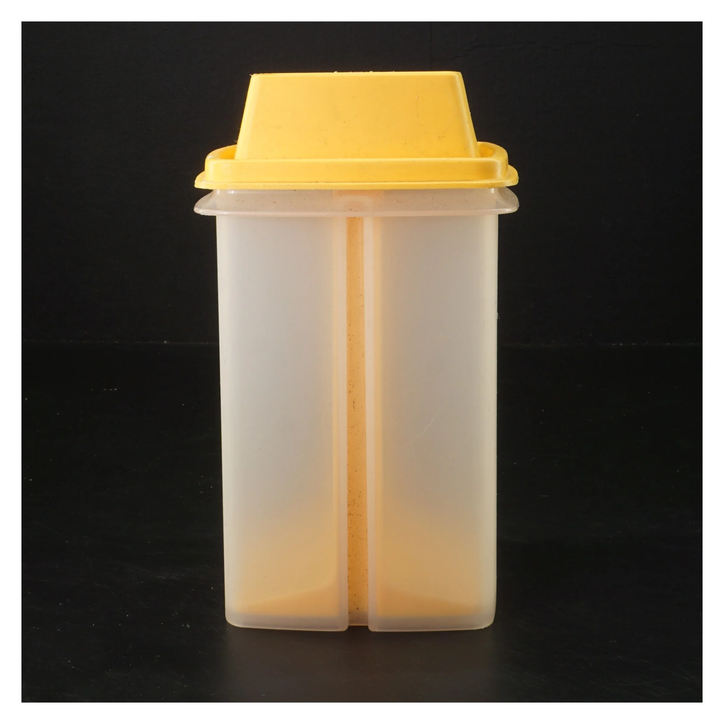 Ny Tupperware beholder med låg fra Tupperware (str. 19,5x11x11 cm)