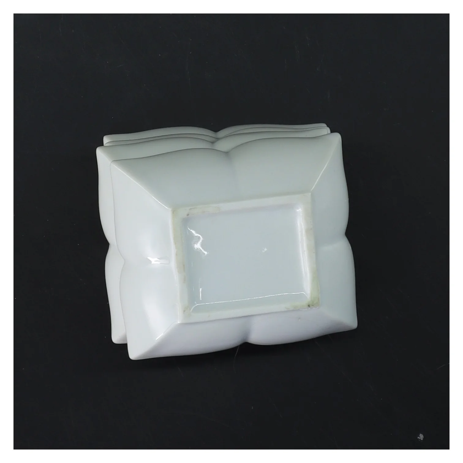 4 Dekorative små skåle/ fade med blomster (str. 4 stk 7,5x8,5 cm)til f.eks sushi 