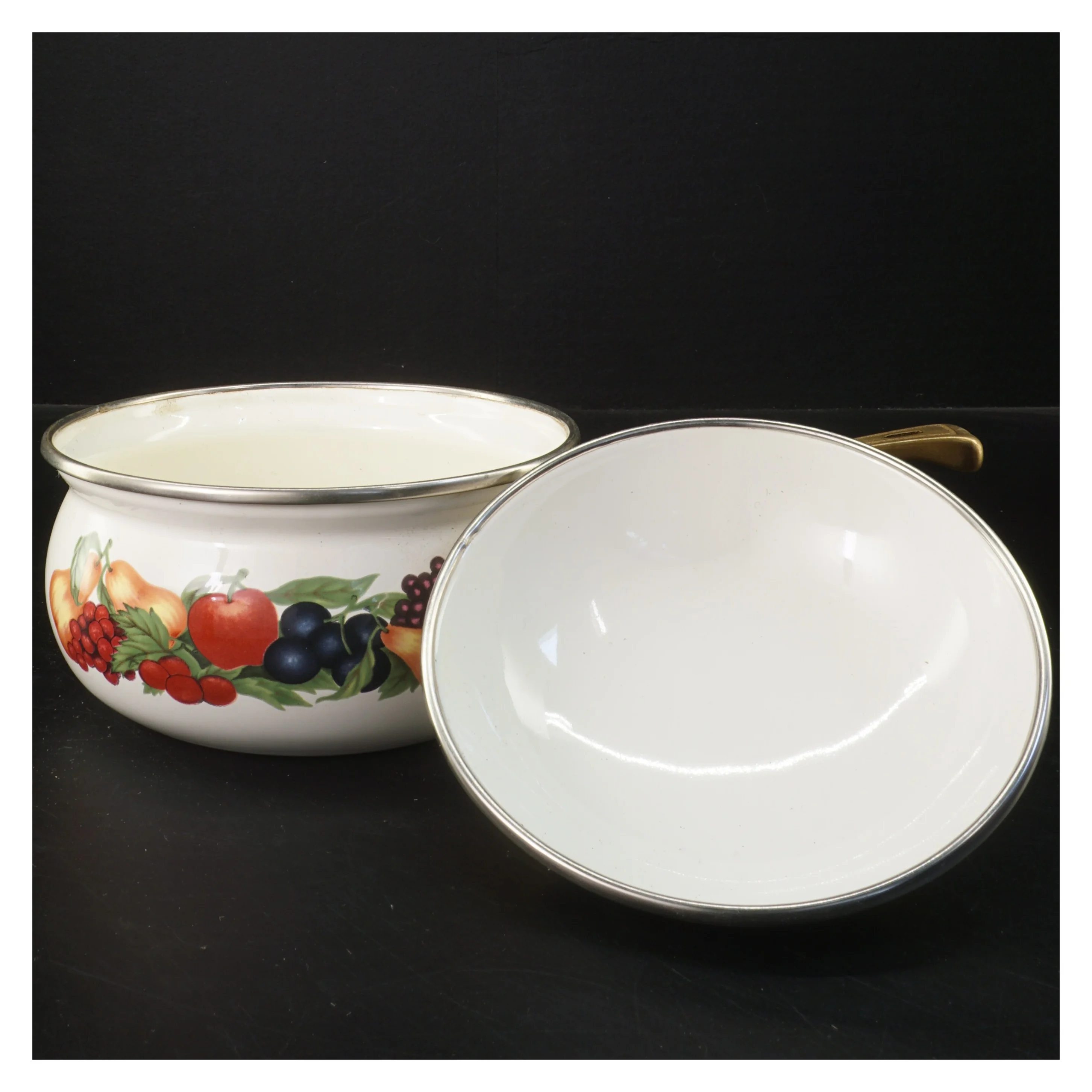 Emaljeret kasserolle med frugt design (str. 28x8 cm)