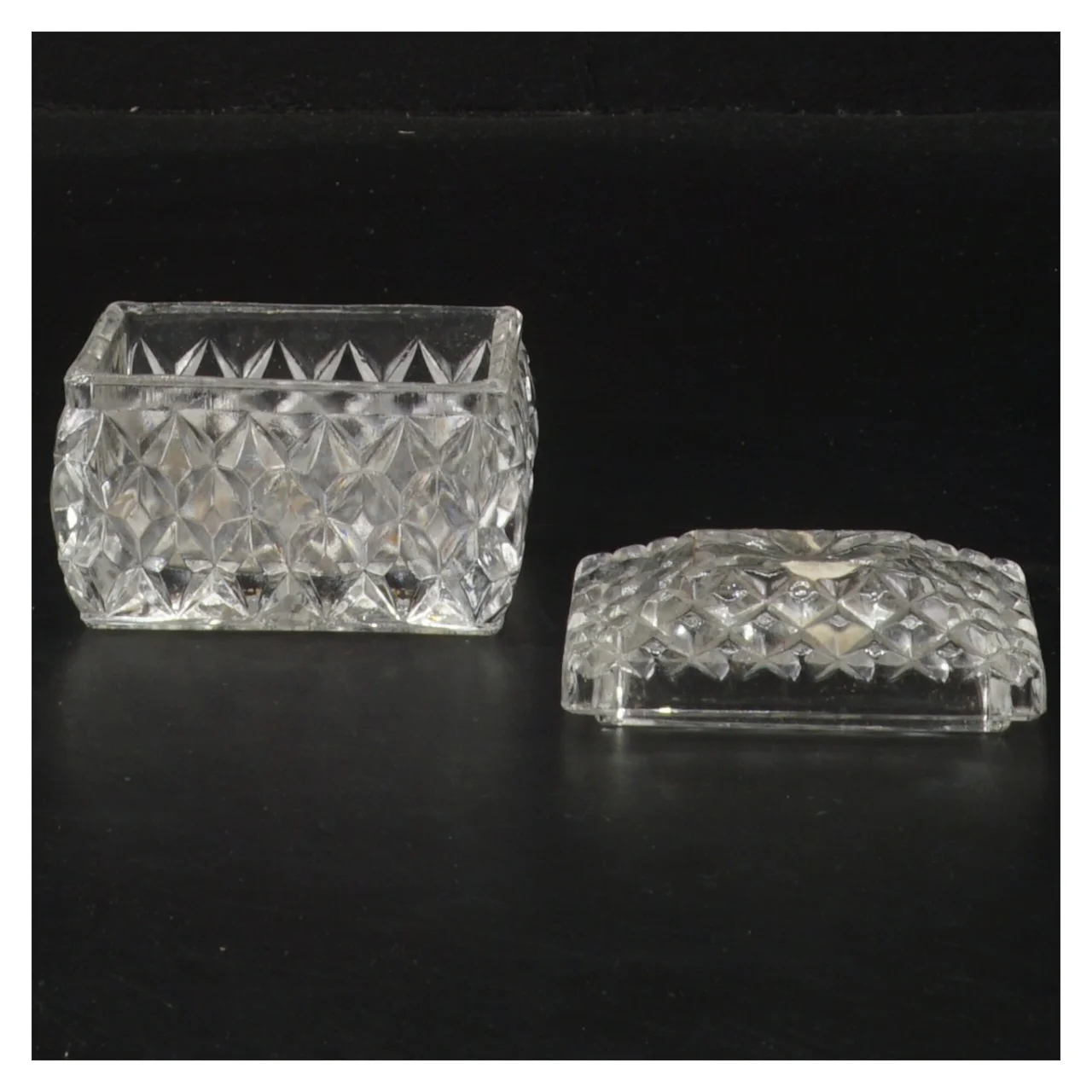 Glasskål med låg (str. 6,5x5 cm)