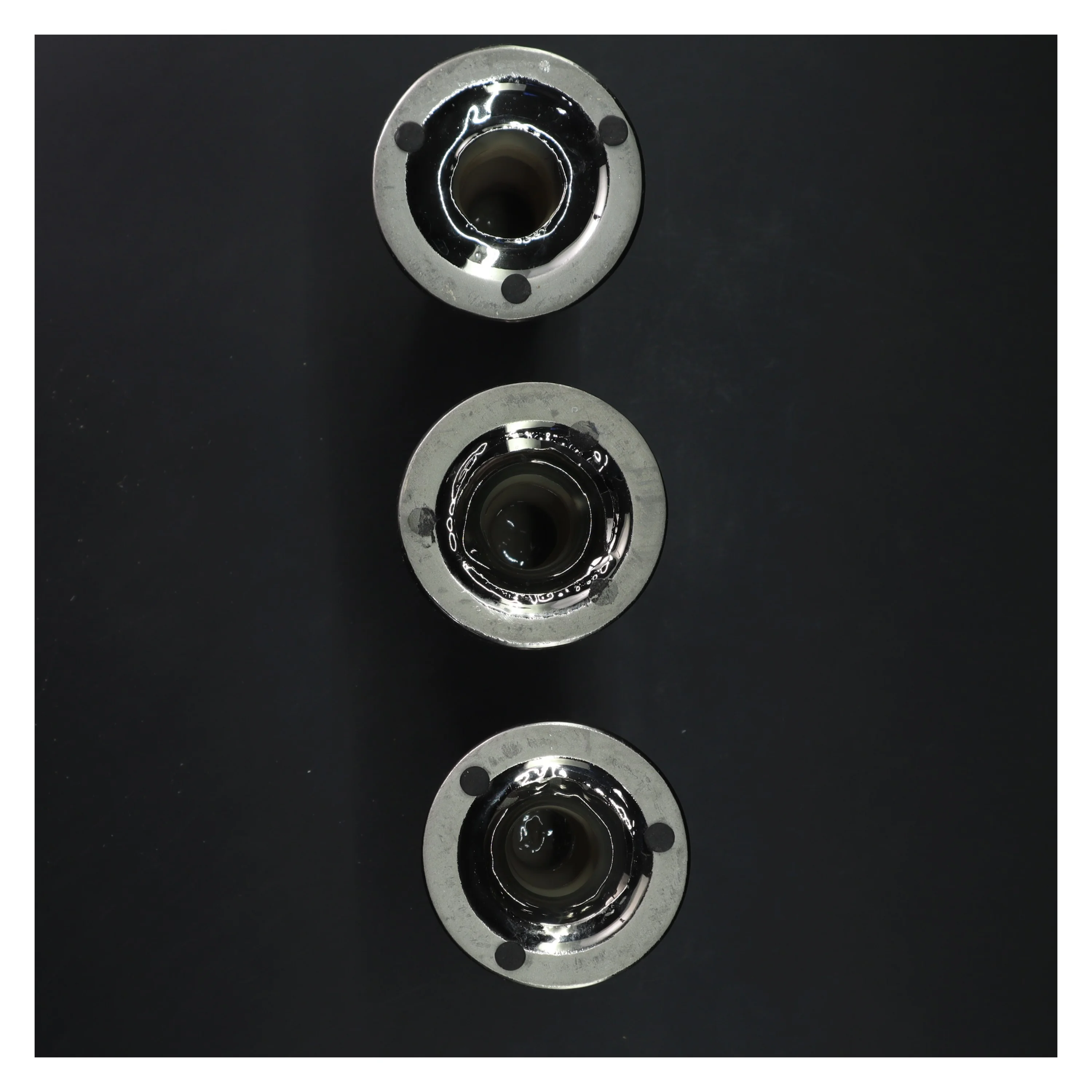 Sæt af tre lysestager (str. Ø 7,5x h 15,5 cm)