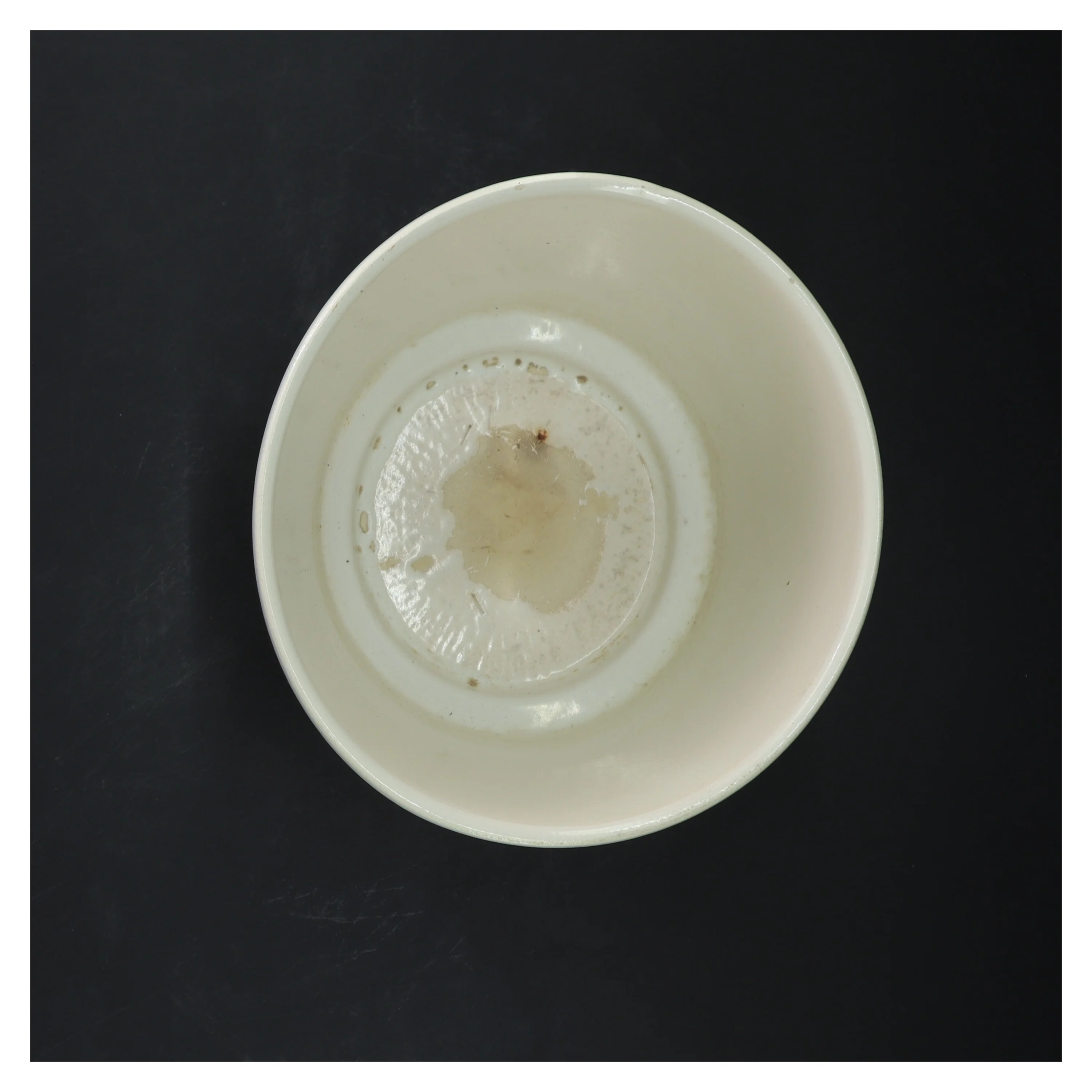 Dekorativ urtepotteskjuler med blomstermotiv fra Fransk Løn (str. Ø 16,5 cm)