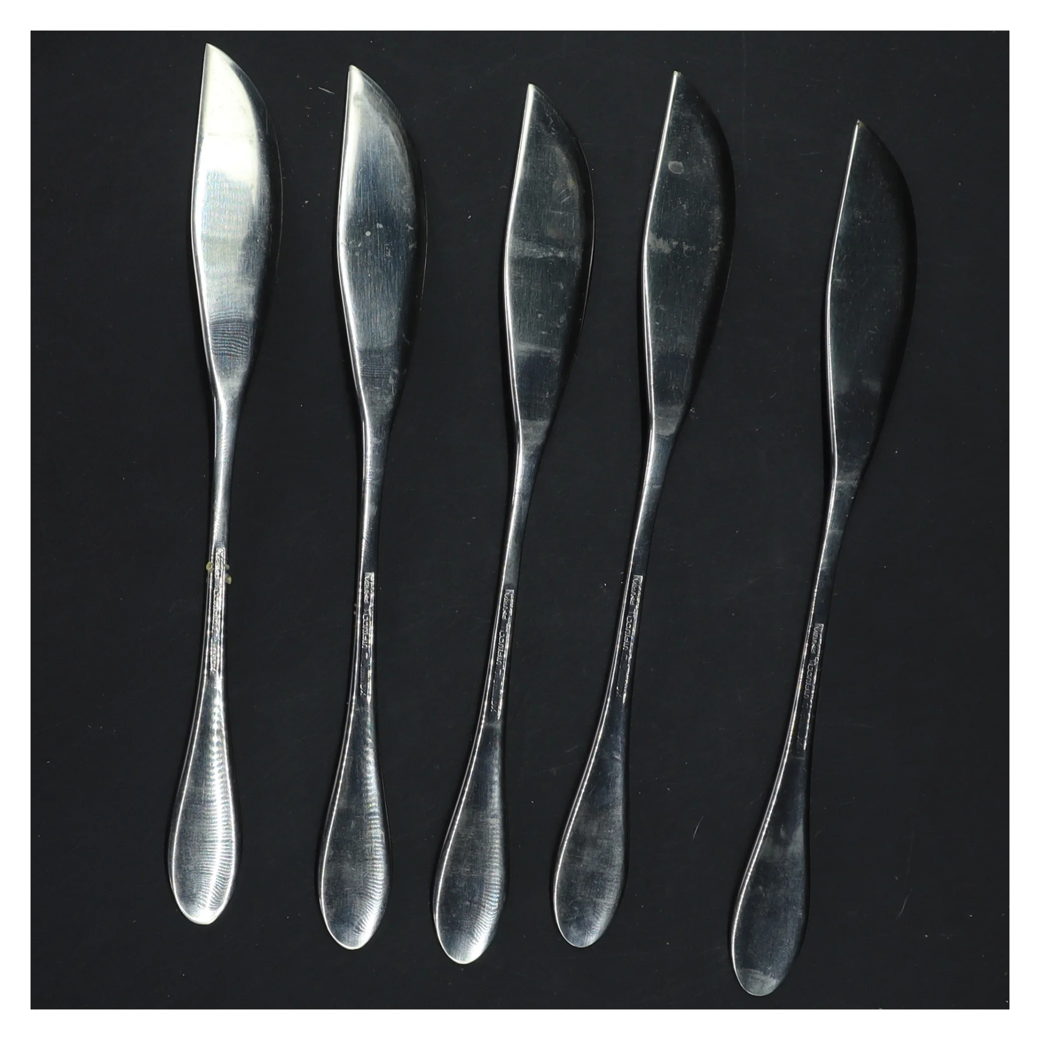 Sæt af fem fiskeknive (str. 20x2 cm)