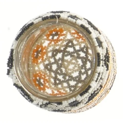 Dekoreret glasbeholder (str. 12,5 cm)med perler 