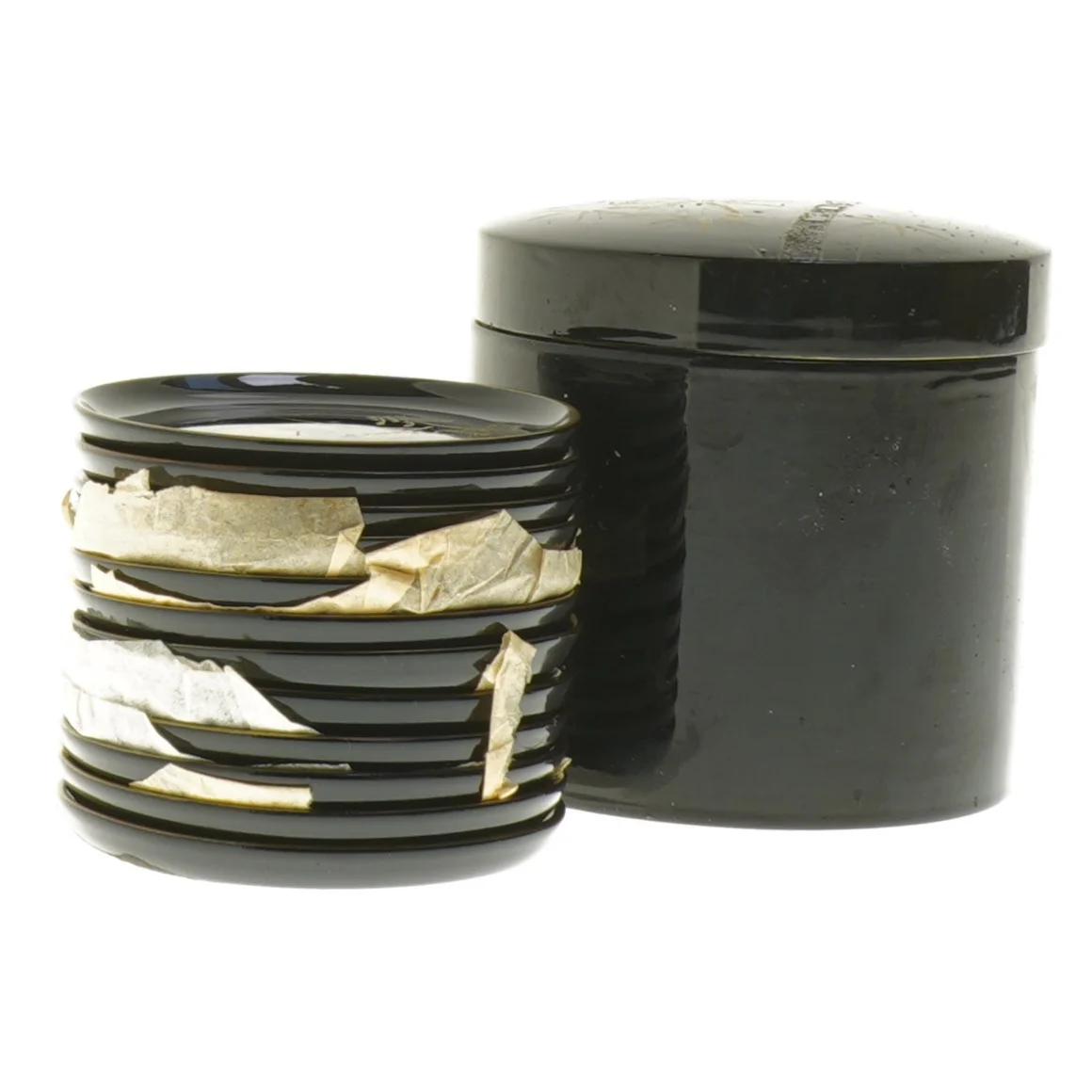 Dekoreret opbevaringsdåse med 11 ølbrikkermed låg (str. 11 styk, ø 8 cm)