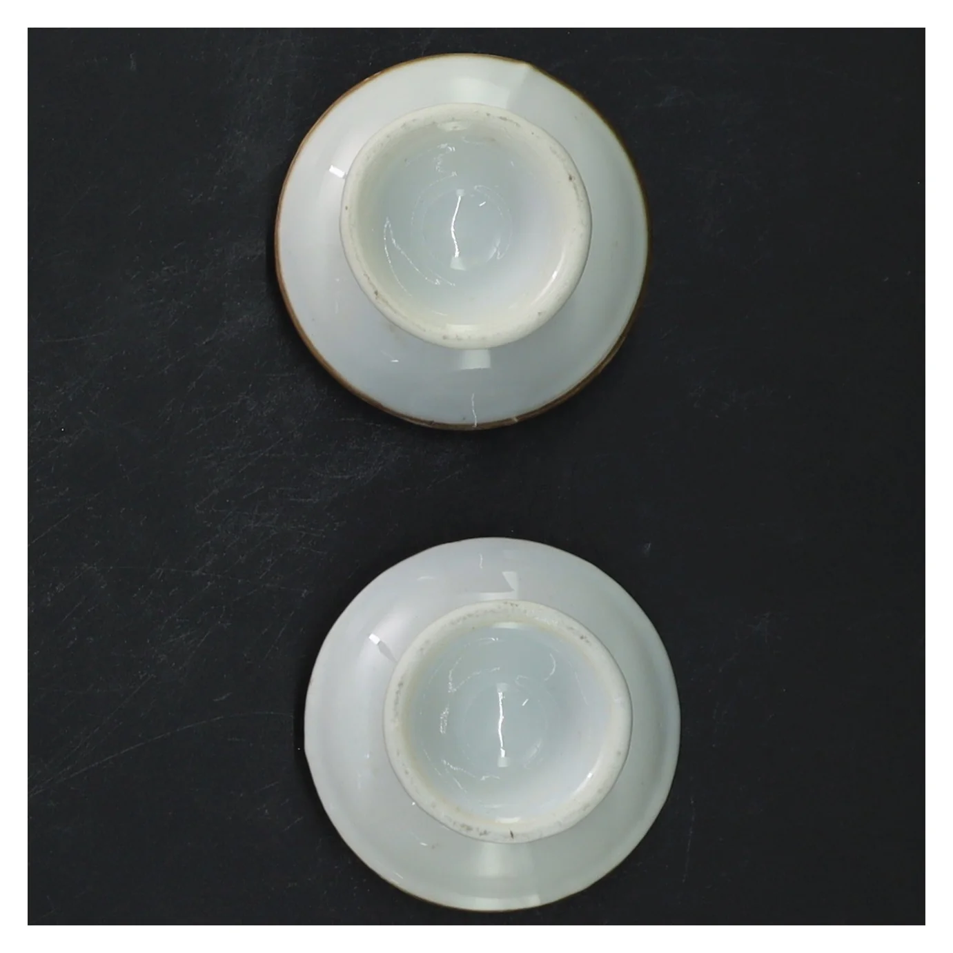 Klassiske porcelæns lysestager (str. Ø 6,5 cm)