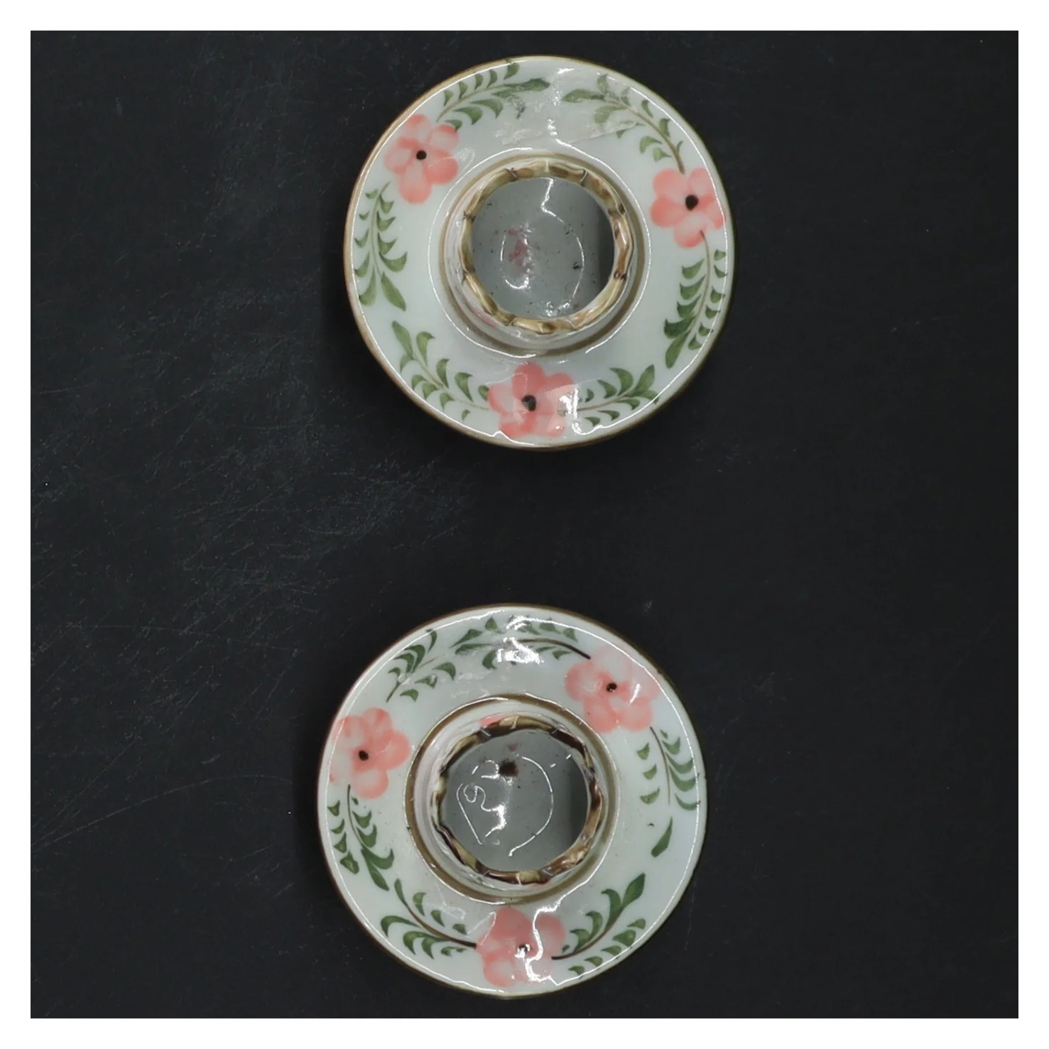 Klassiske porcelæns lysestager (str. Ø 6,5 cm)