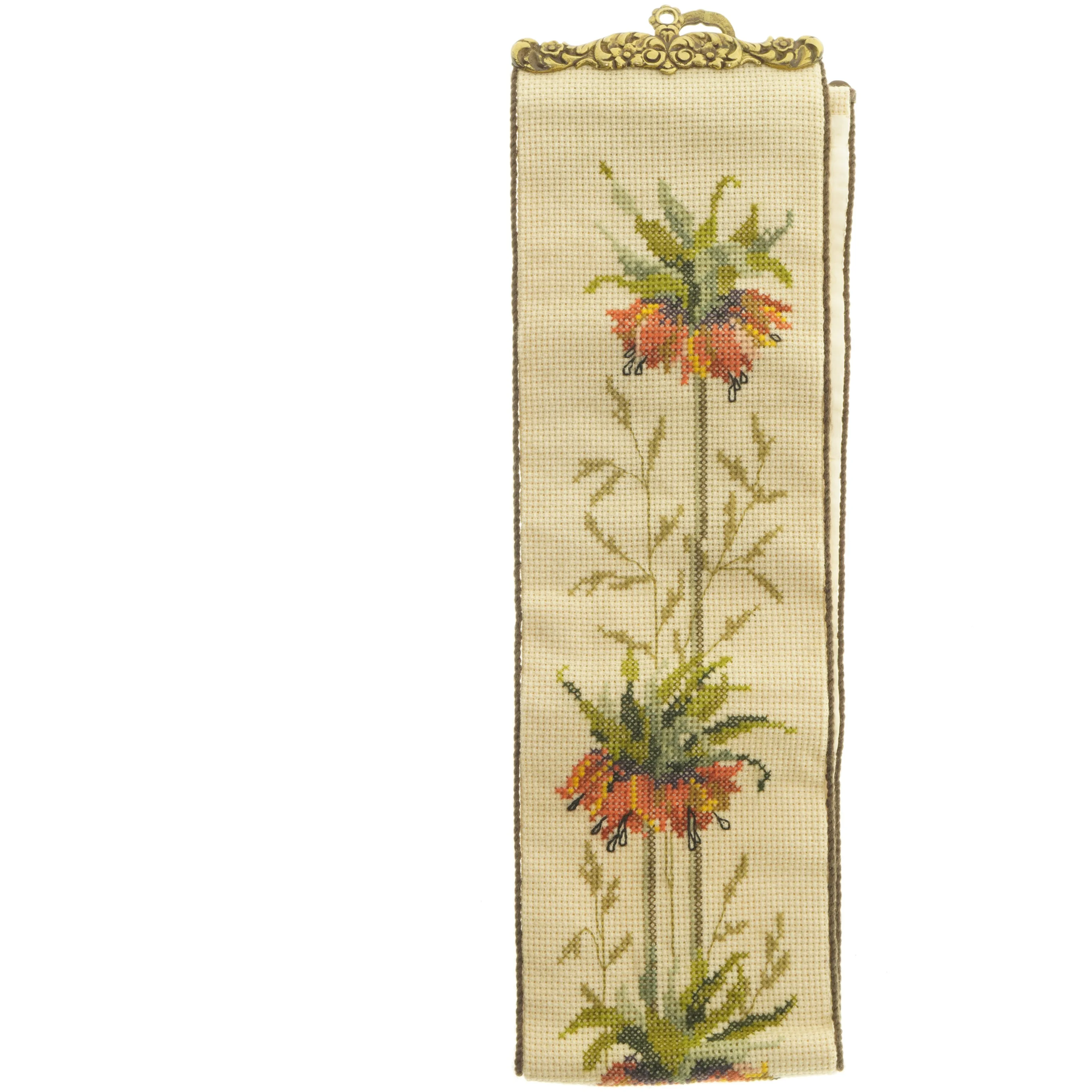 Broderet klokkestreng med blomster (str. 19x122 cm)og gammelt beslag