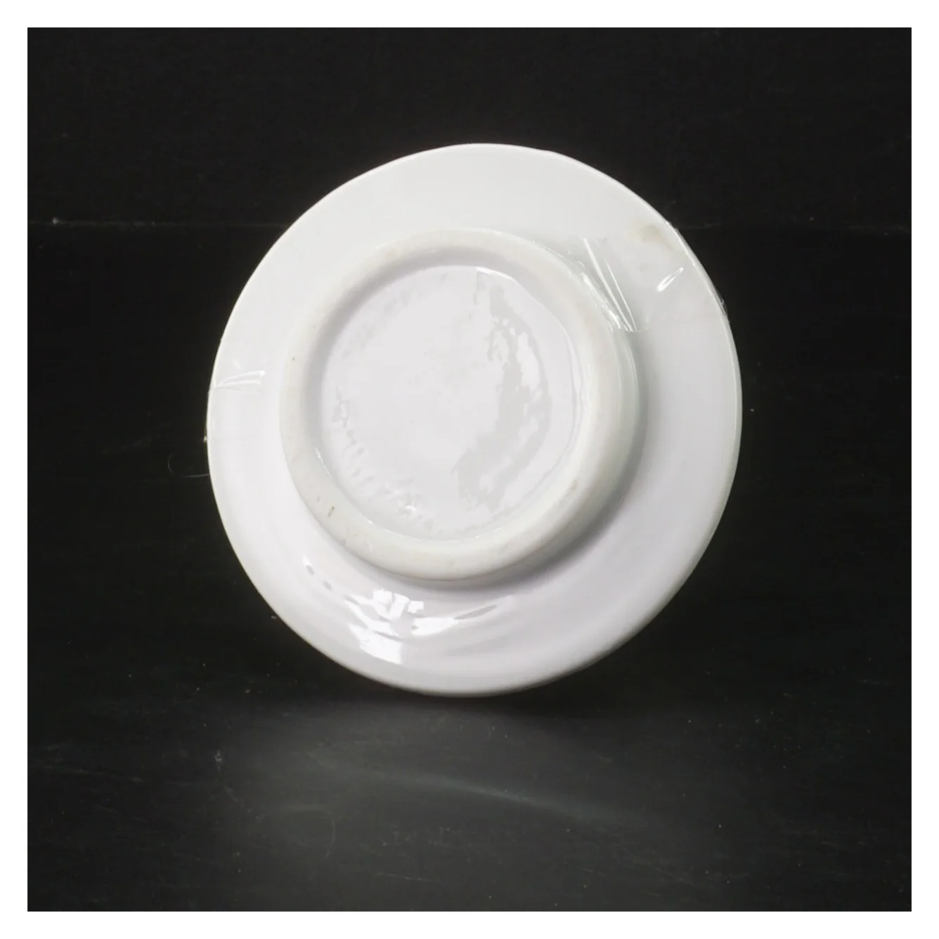 Smør/løgholder med låg (str. Ø 10 cm)