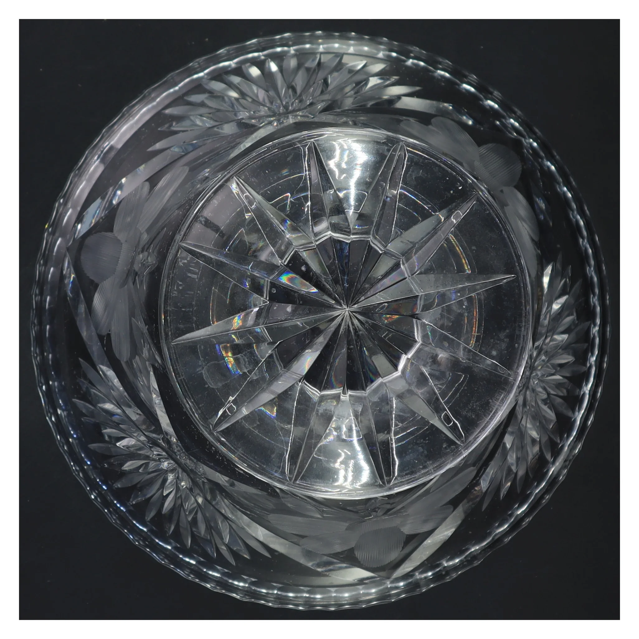 Krystalskål med blomsterdesign (str. Ø 21x15 cm)