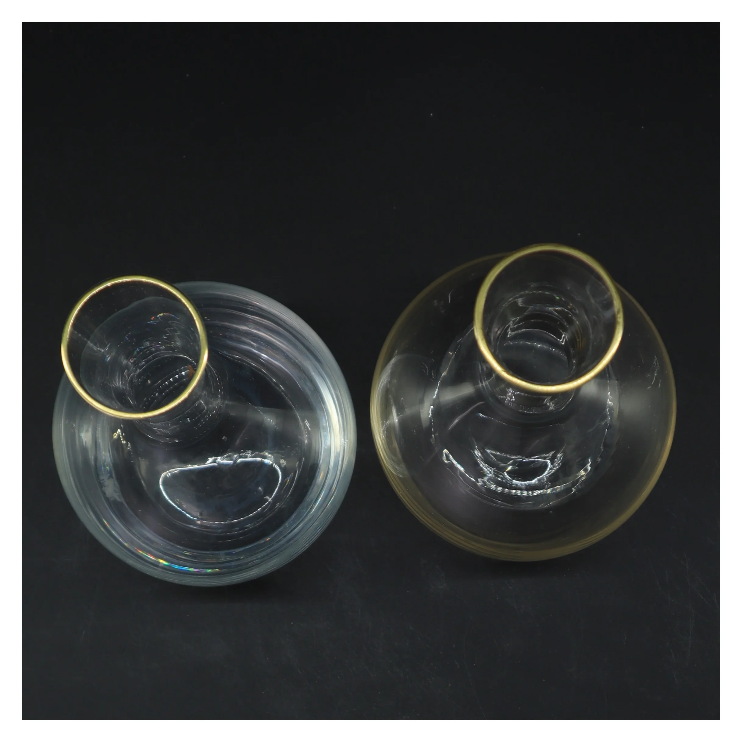 Glaskarafler med guld kant (str. 24,5 cm)