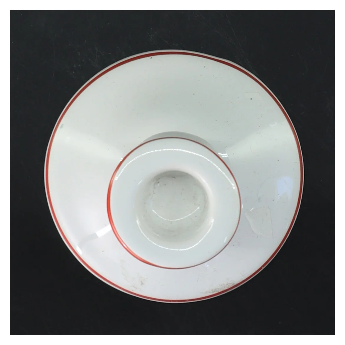 Lysestage i porcelæn med blomsterdesign (str. 17,5 cm)