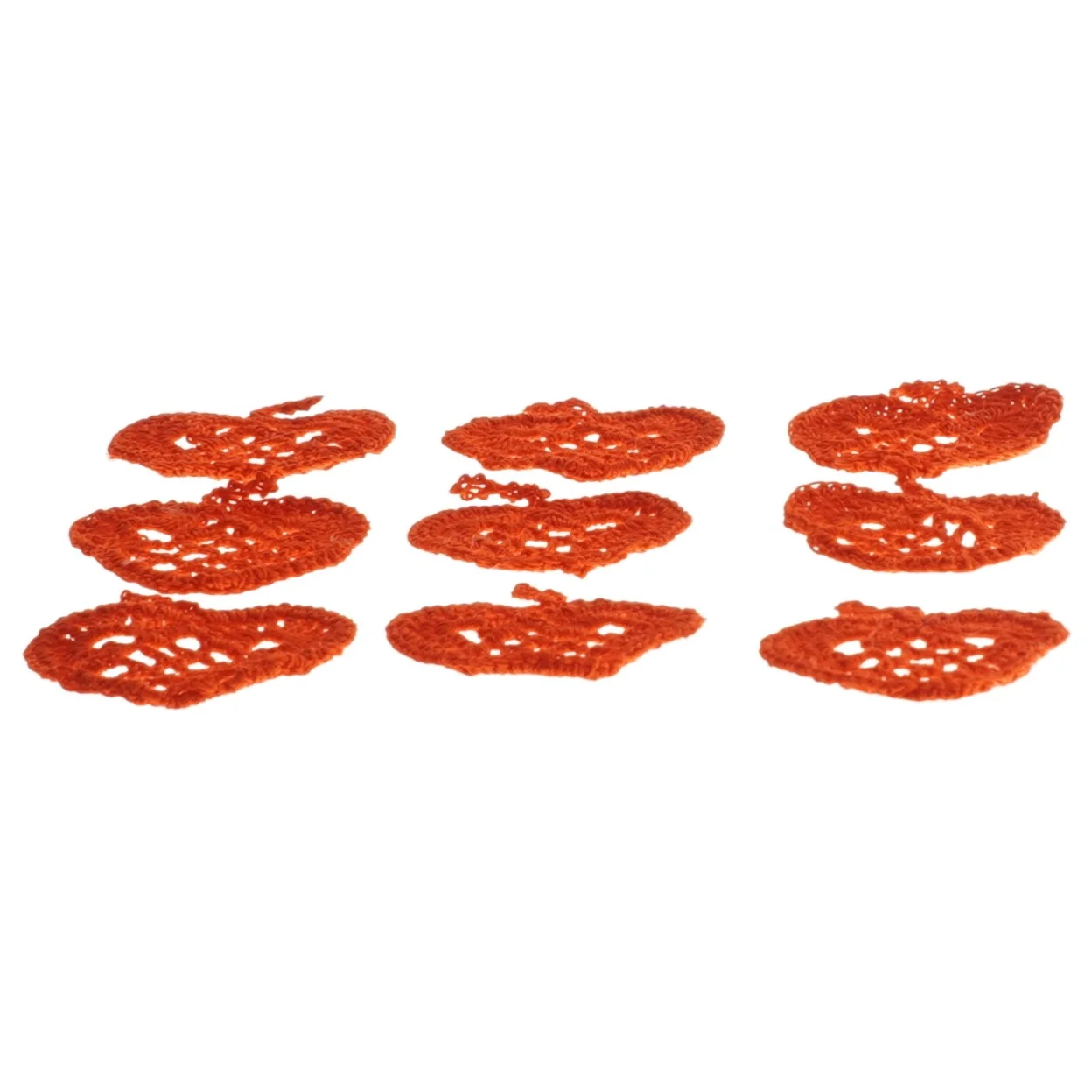 9 Hæklede hjertepynt, (str. 9 styk, ø 5 cm)