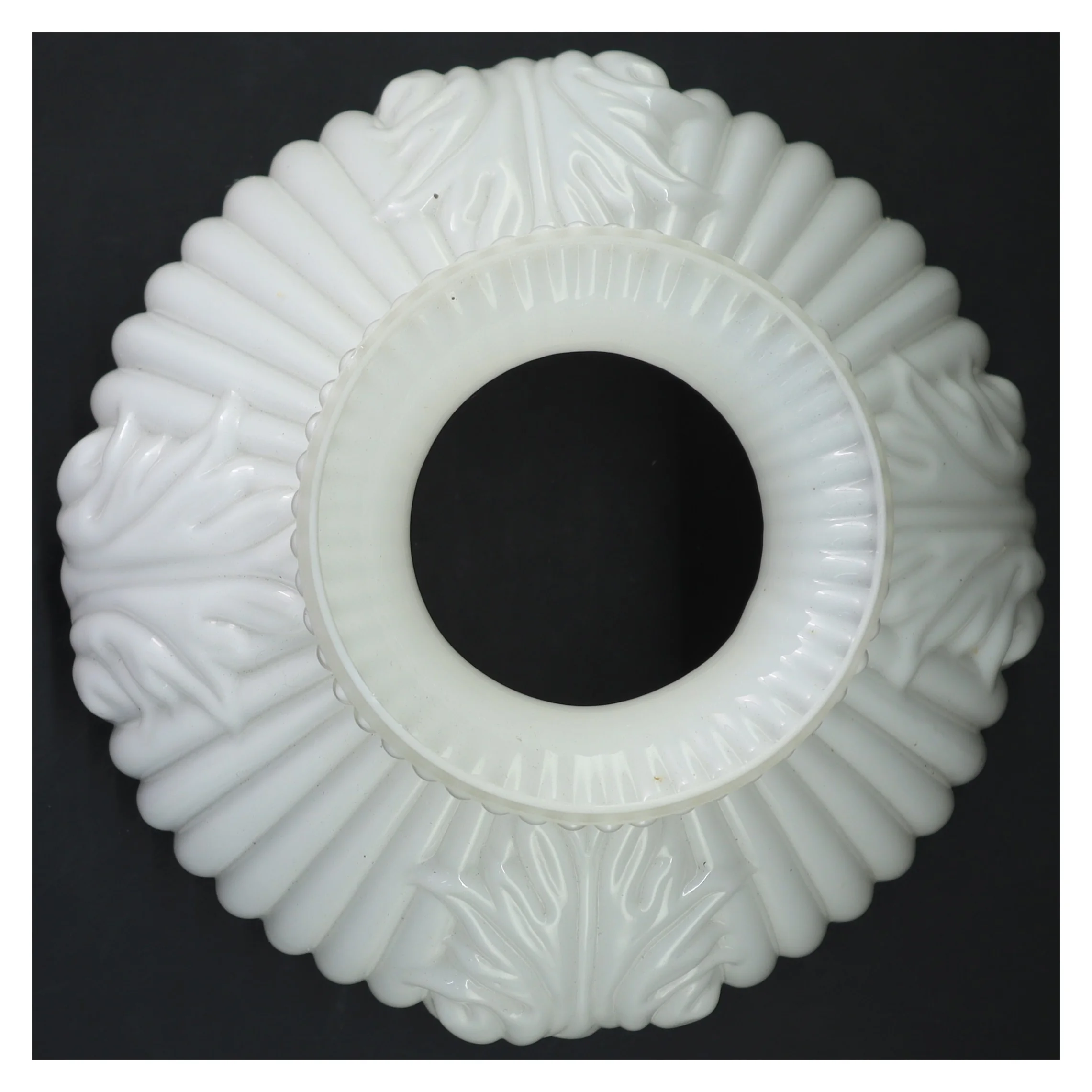 Hvid lampeskærm i glas (str. Ø 20x17 cm)