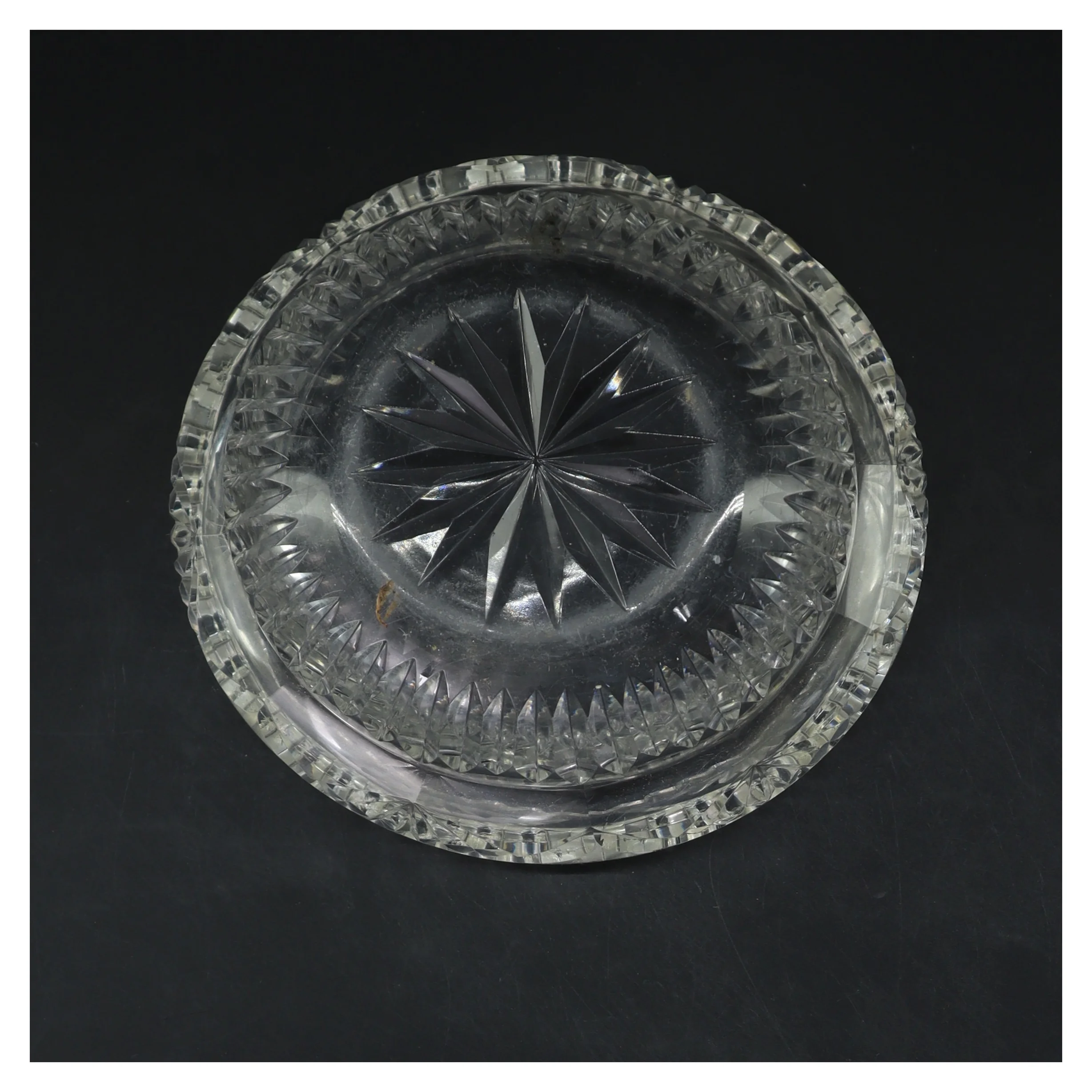 Flot krystal skål (str. Ø 17,5 cm højde 11,5 cm)