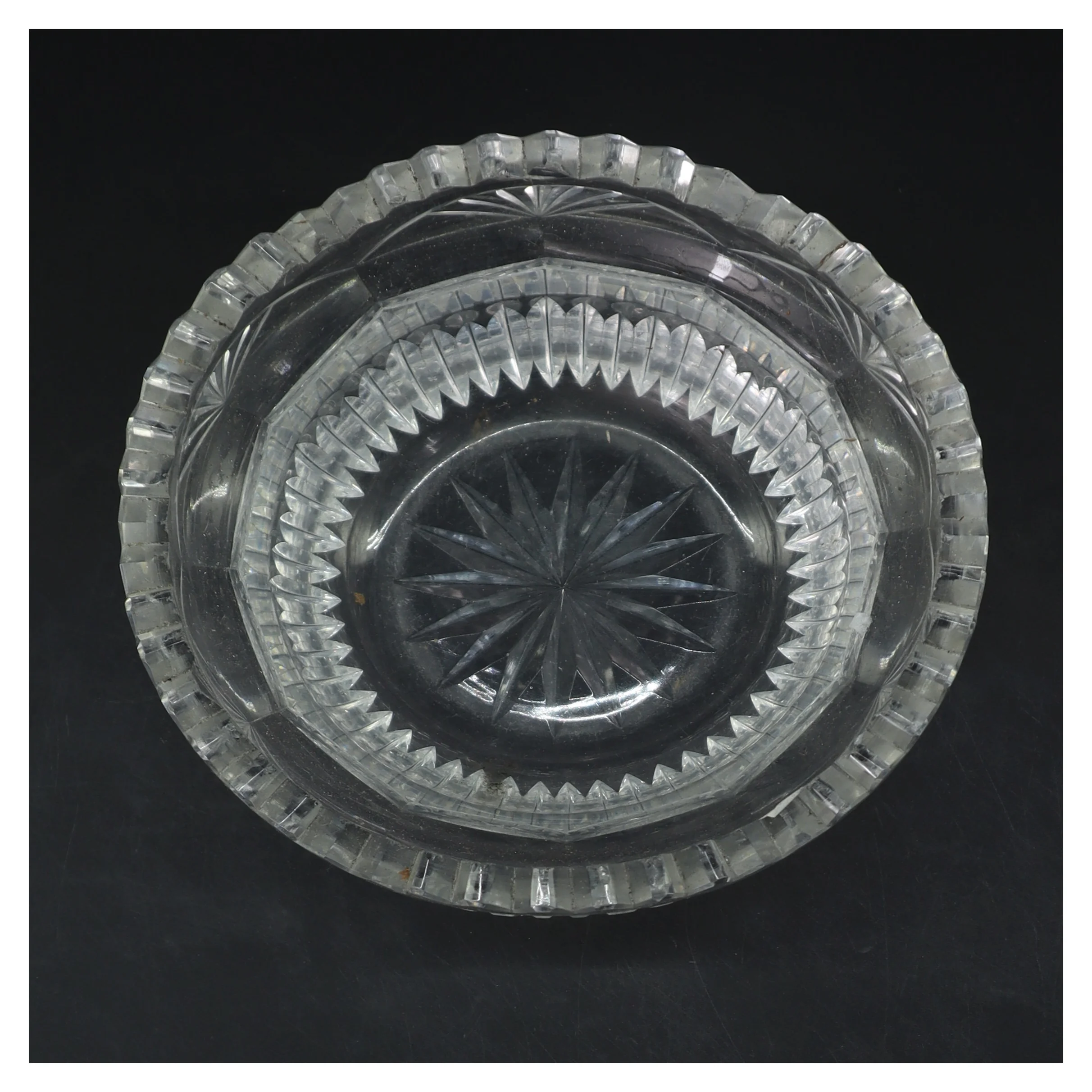 Flot krystal skål (str. Ø 17,5 cm højde 11,5 cm)