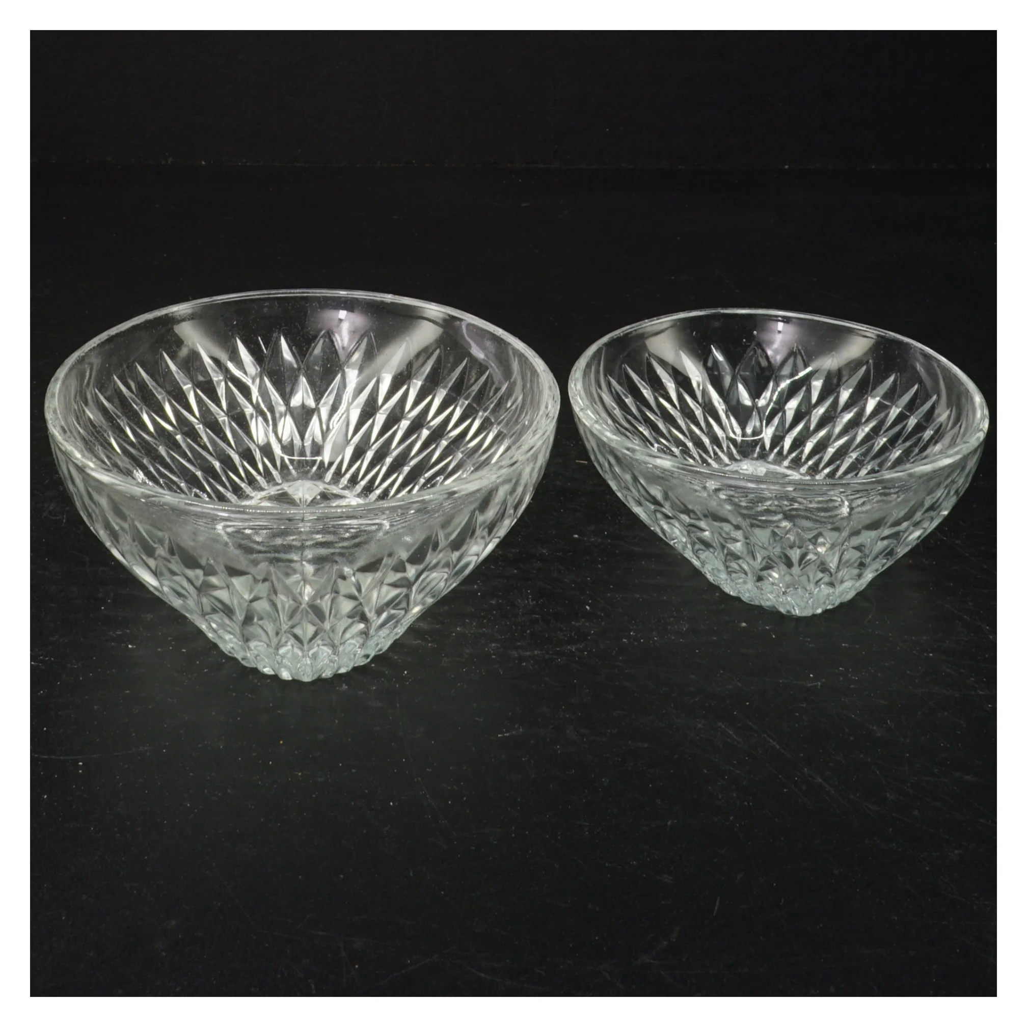 Krystalglas skåle (str. 11 cm. og 9 x 14 cm)