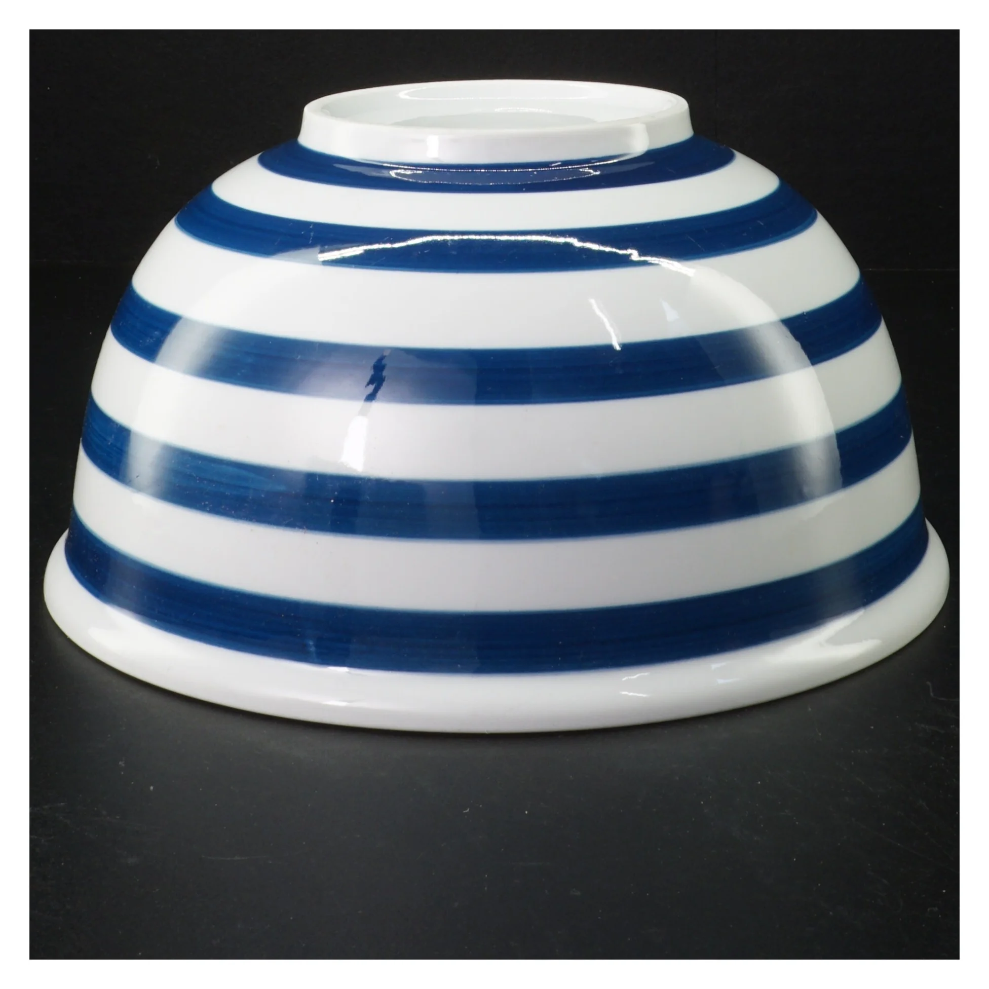 Stribet porcelænsskål (str. Ø 23 cm)