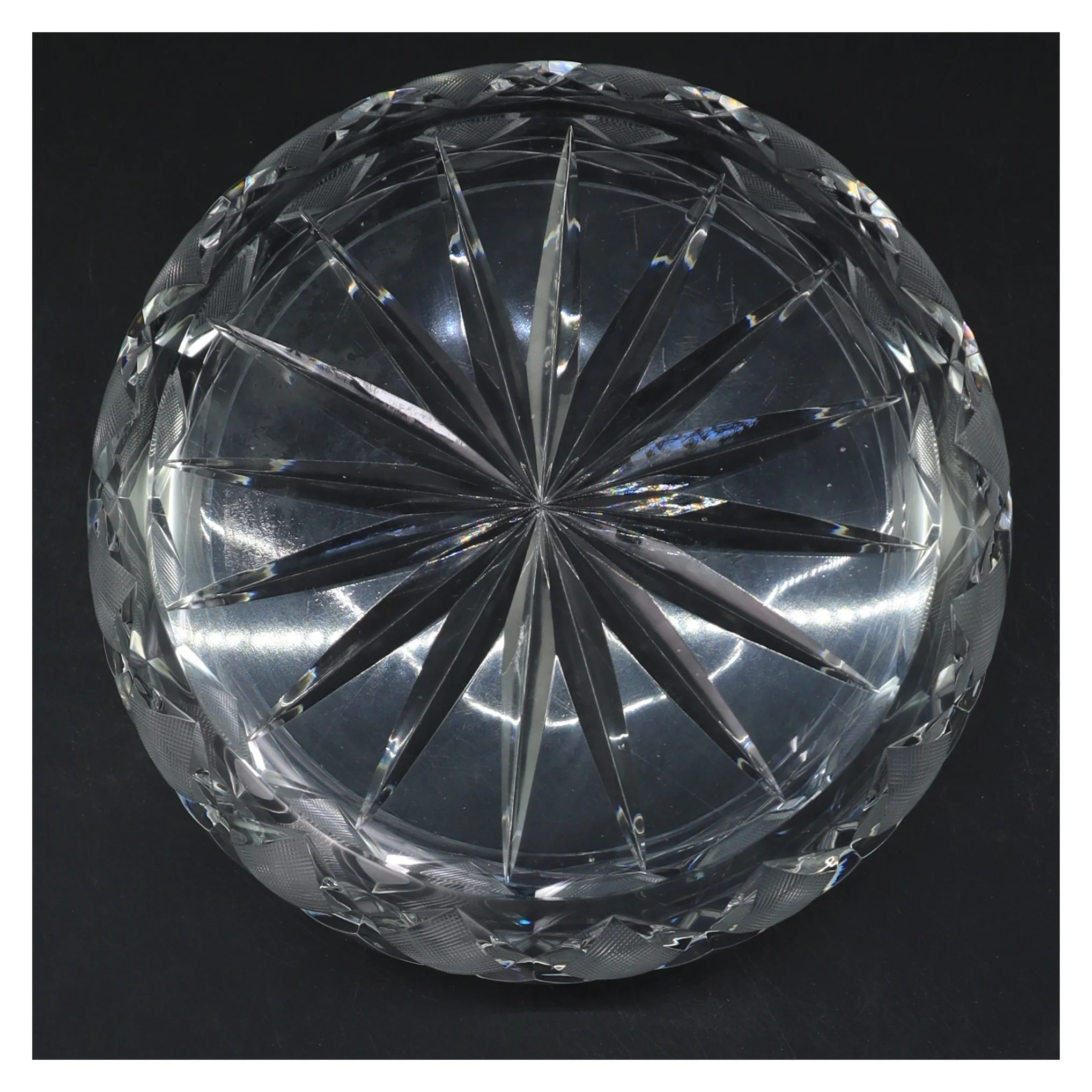 Krystalskål med mønster (str. Ø 16 cm)