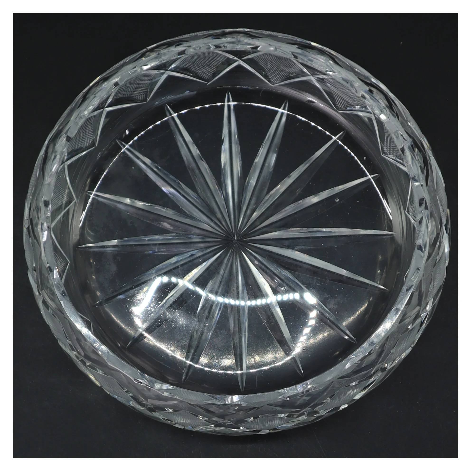 Krystalskål med mønster (str. Ø 16 cm)