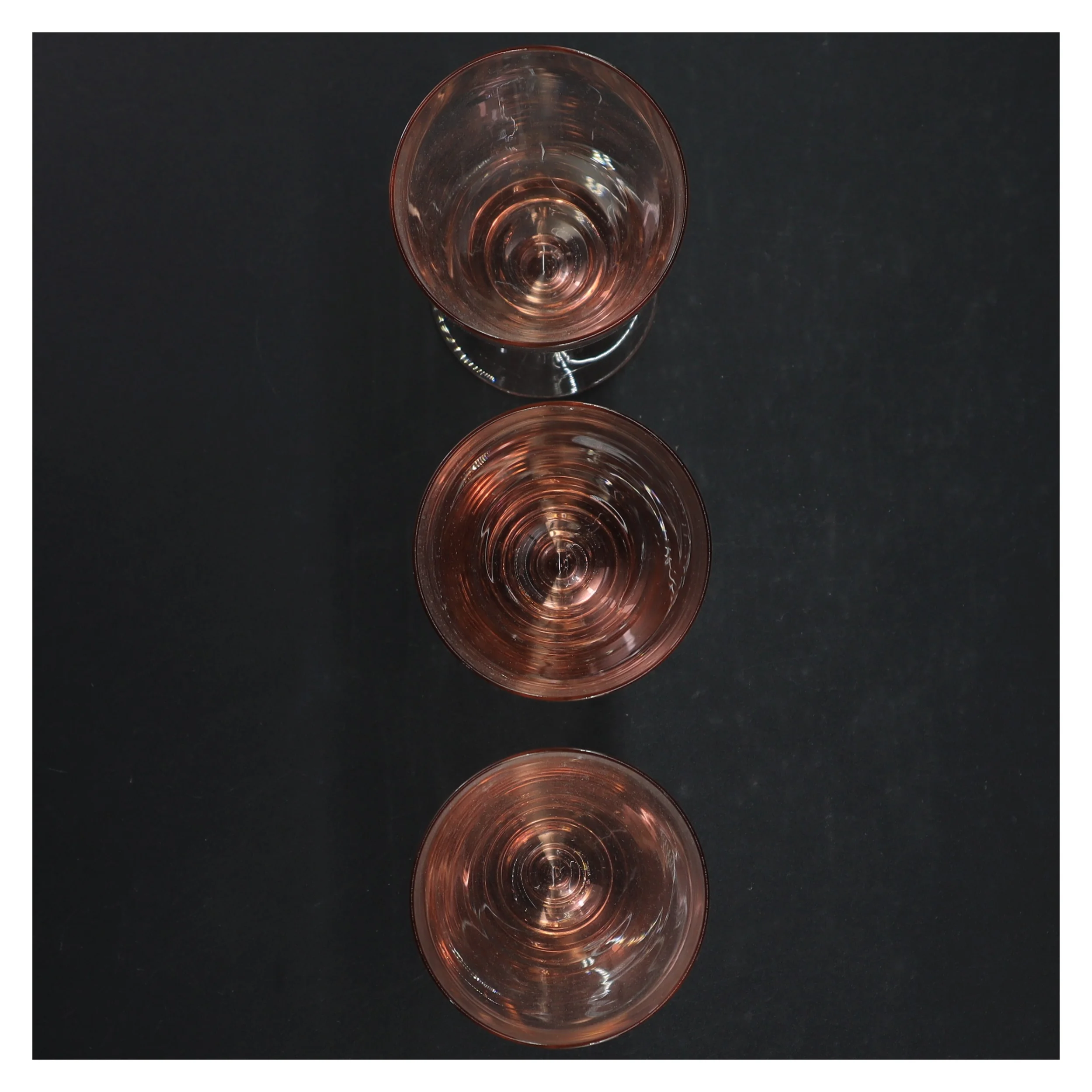 Glas (str. H. 15 cm. ø. 6,5 cm)