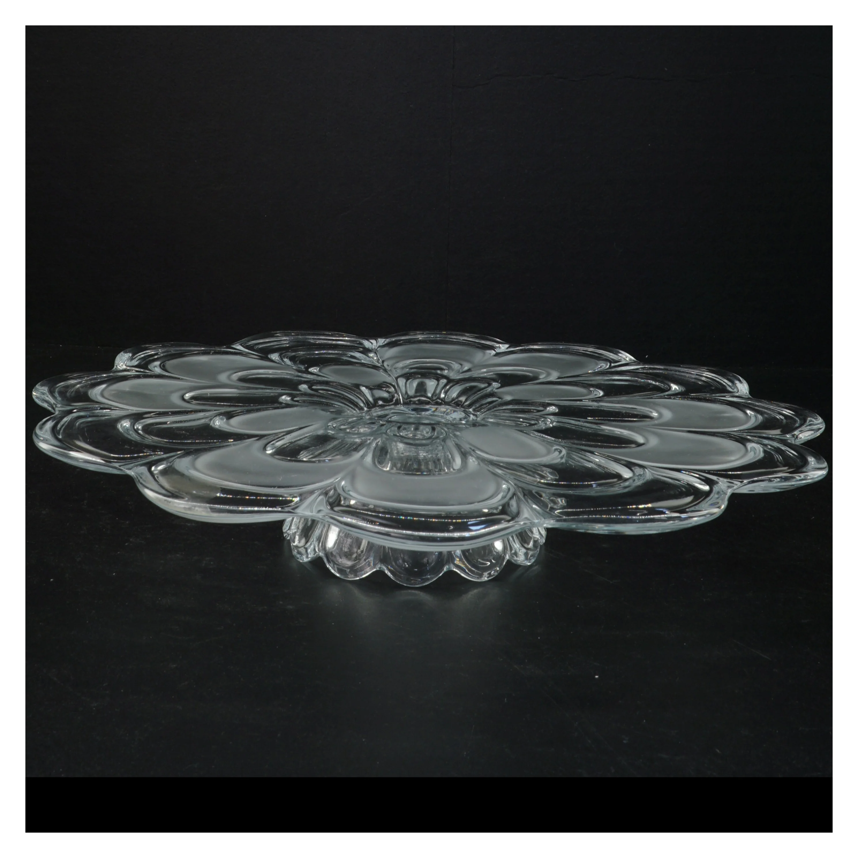 Glas fad med blomsterdesign (str. 33 x 6 cm)