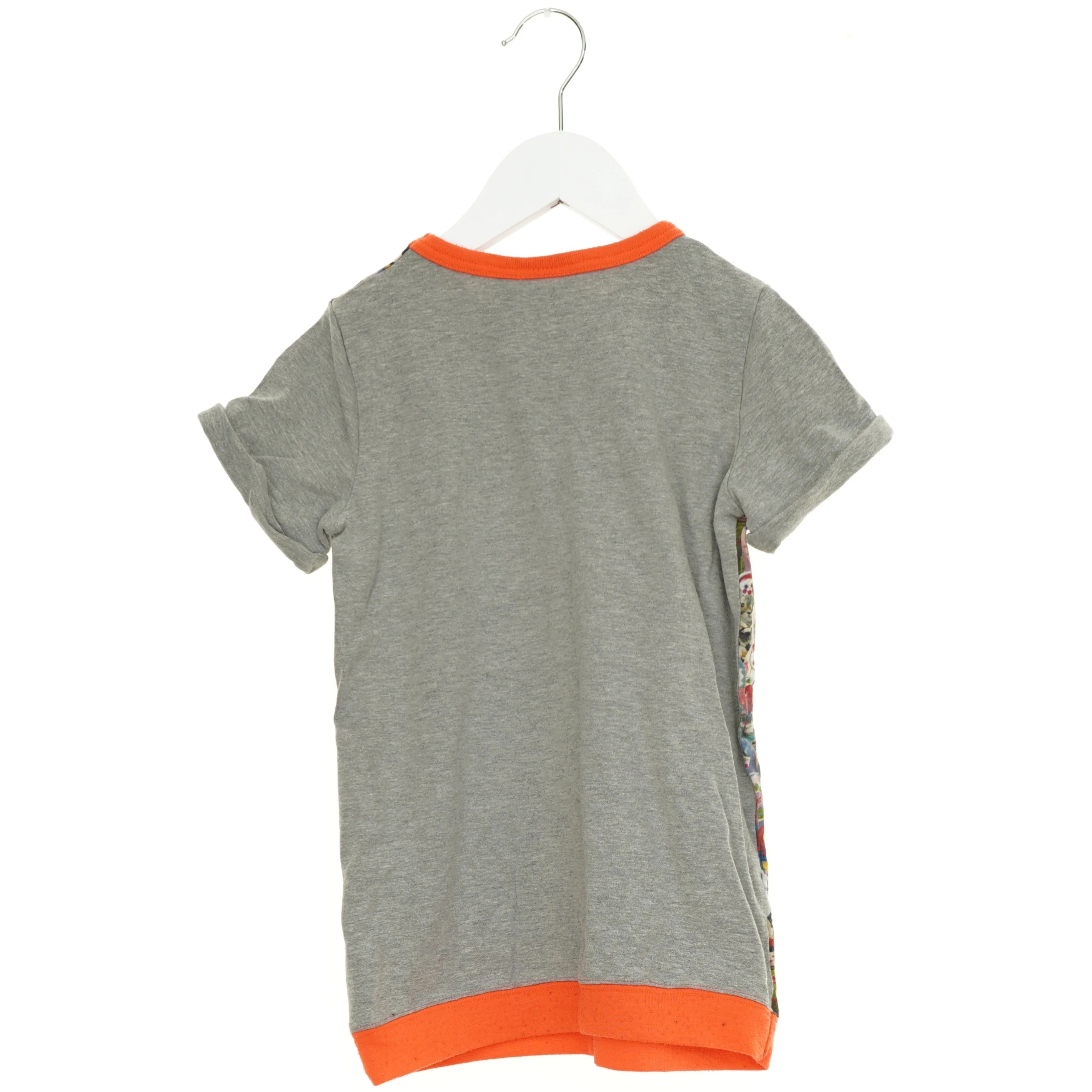 T-Shirt fra Molo (str. 110 cm)