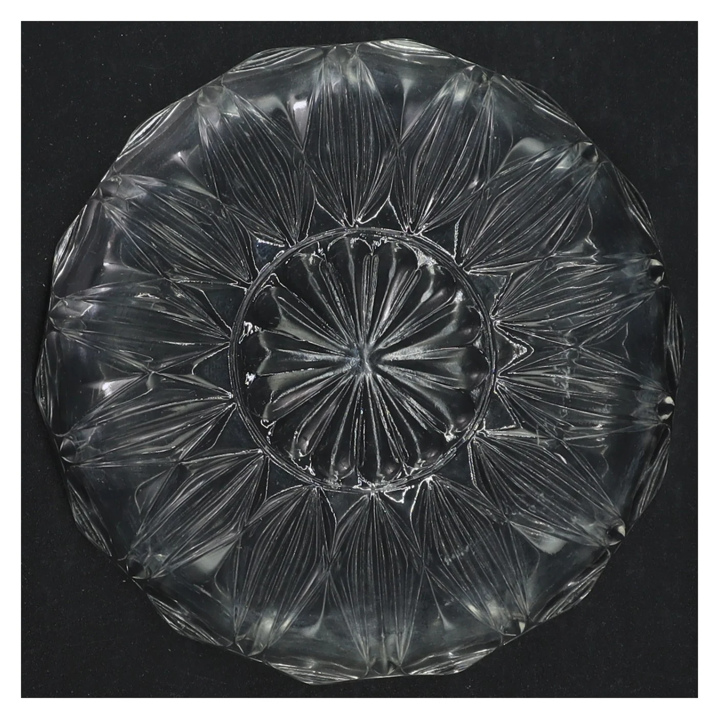 Glas assiet (str. 14 cm diameter og 3 cm høj)