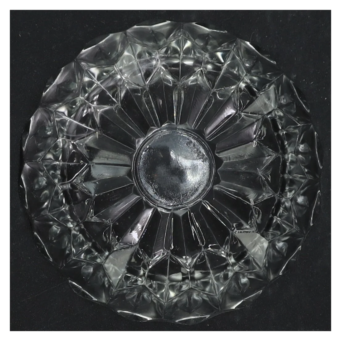 Krystal skål? (str. 11 cm i diameter og 4 cm høj)