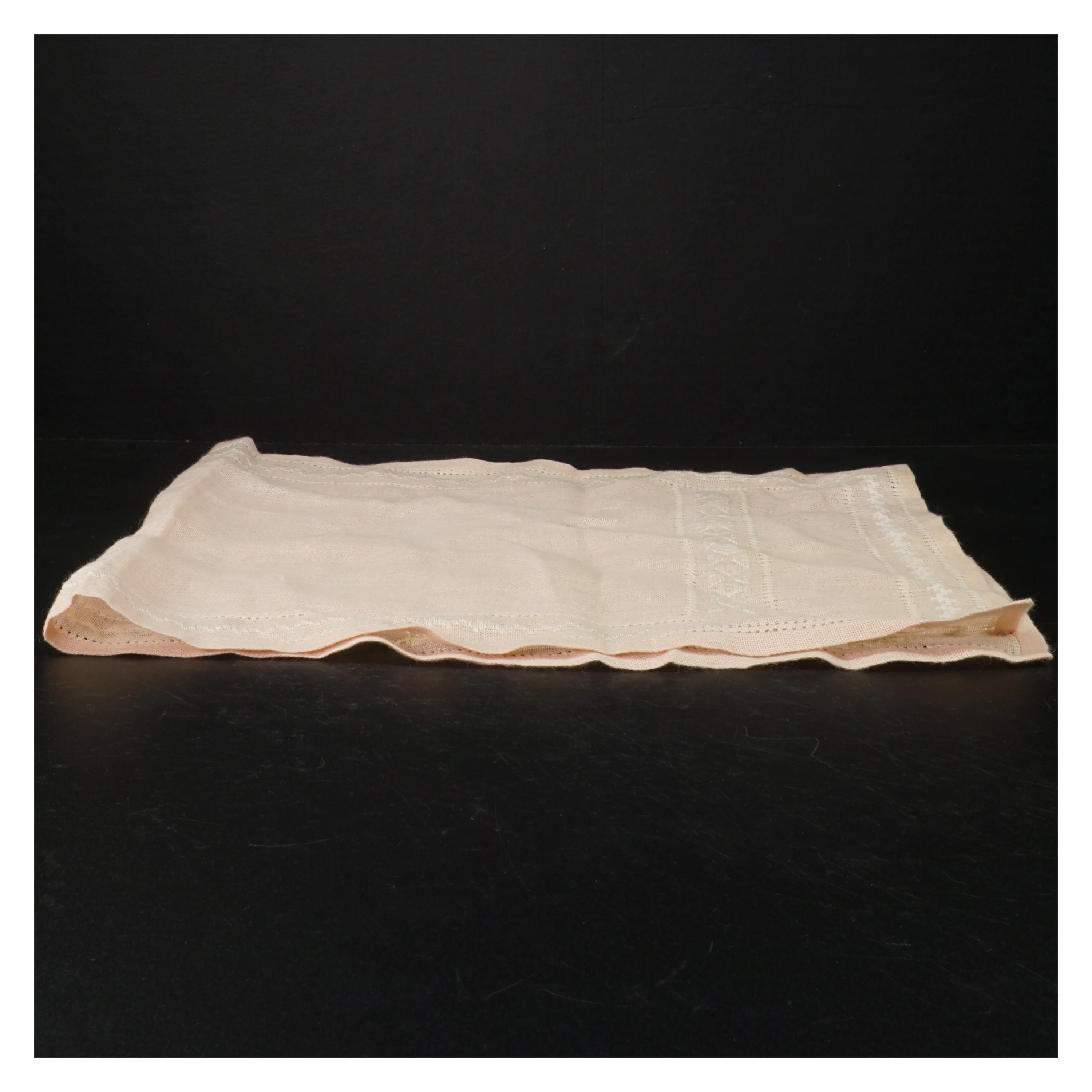 Bordløber/dug i hør med broderi (str. 75 x. 30 cm)