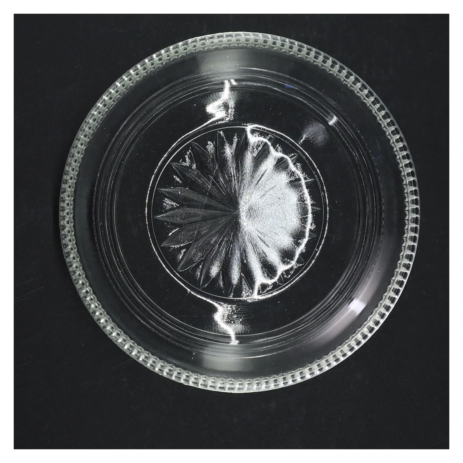 Glastallerken (str. 16 cm i diameter)